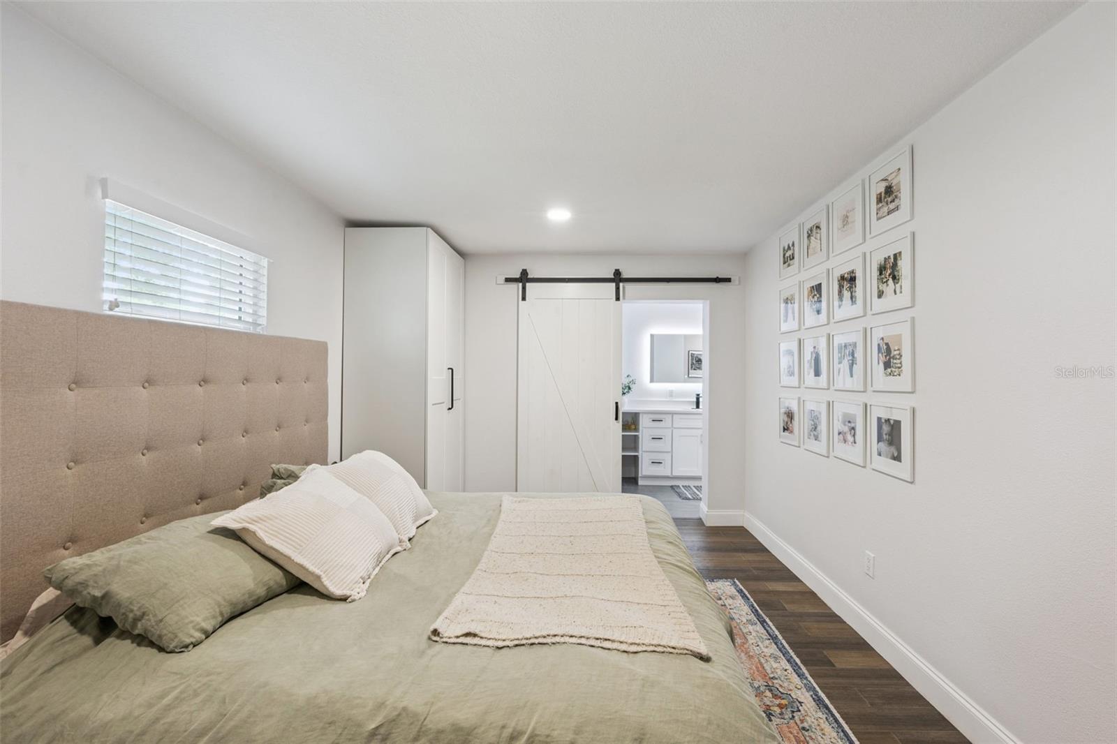 Image 22 of 55 For 884 Cutler Road