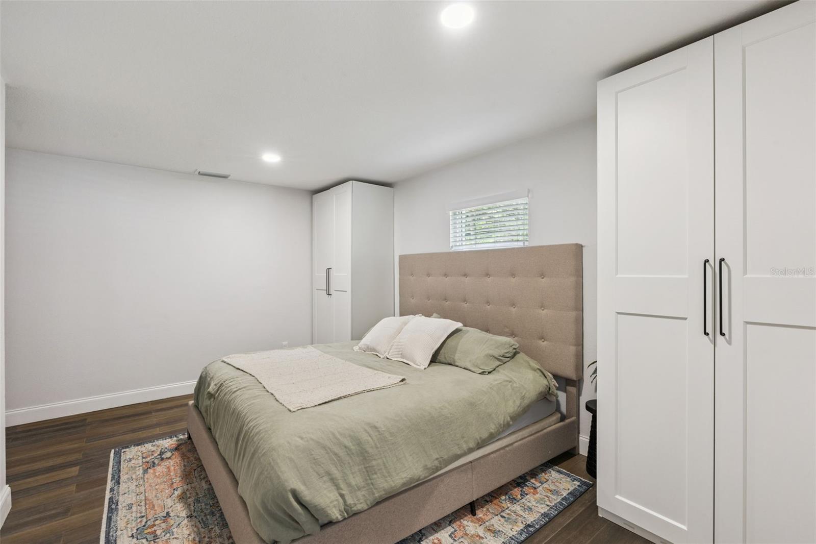 Image 23 of 55 For 884 Cutler Road