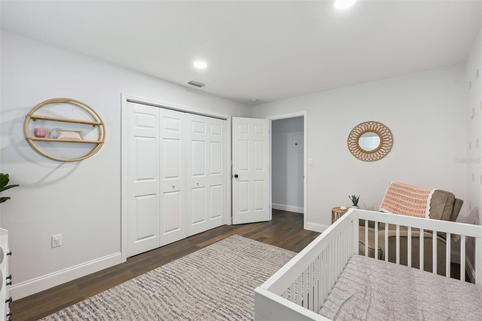 Image 25 of 55 For 884 Cutler Road