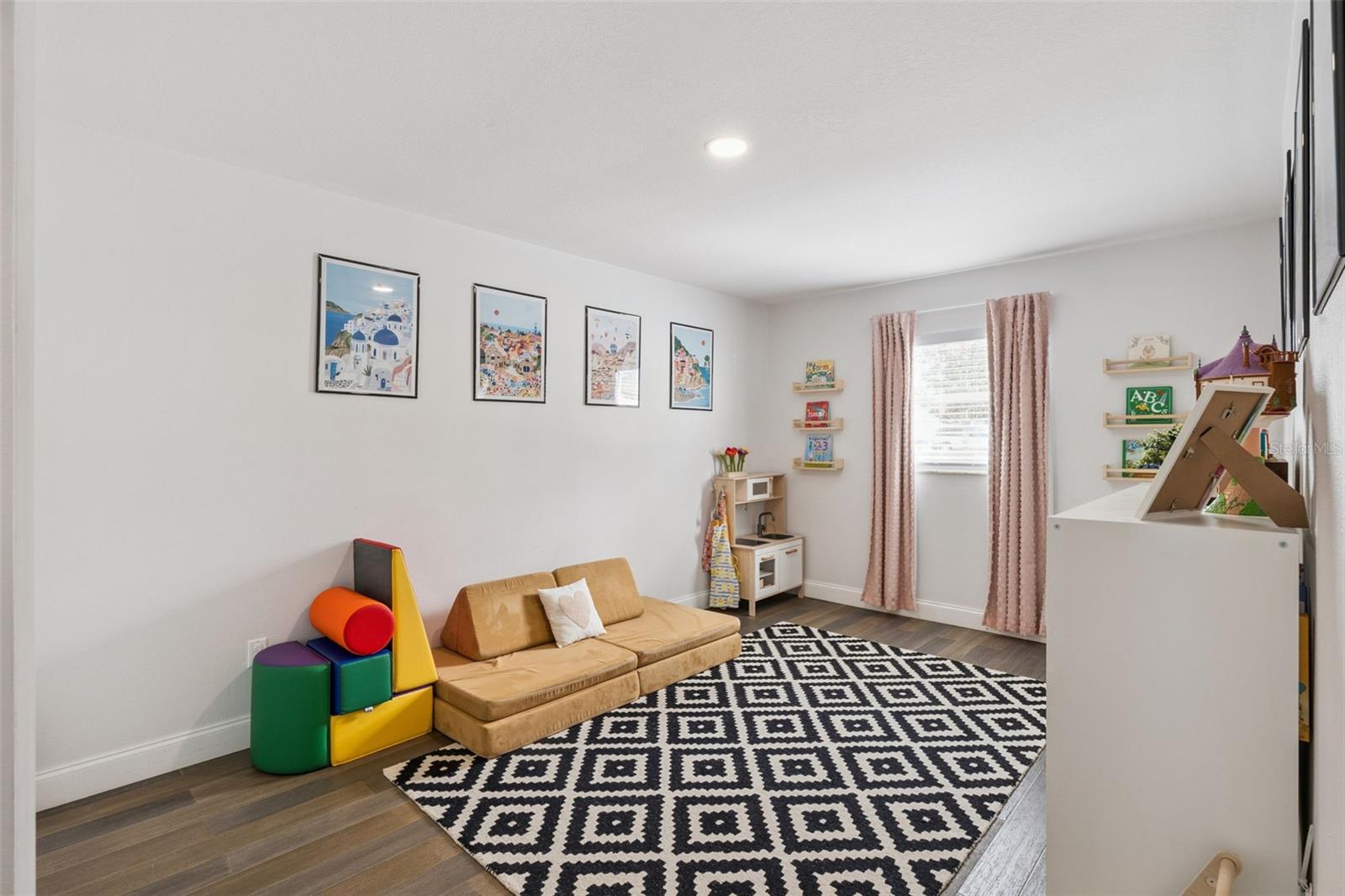 Image 27 of 55 For 884 Cutler Road