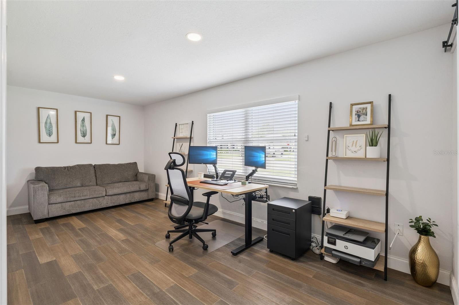 Image 32 of 55 For 884 Cutler Road