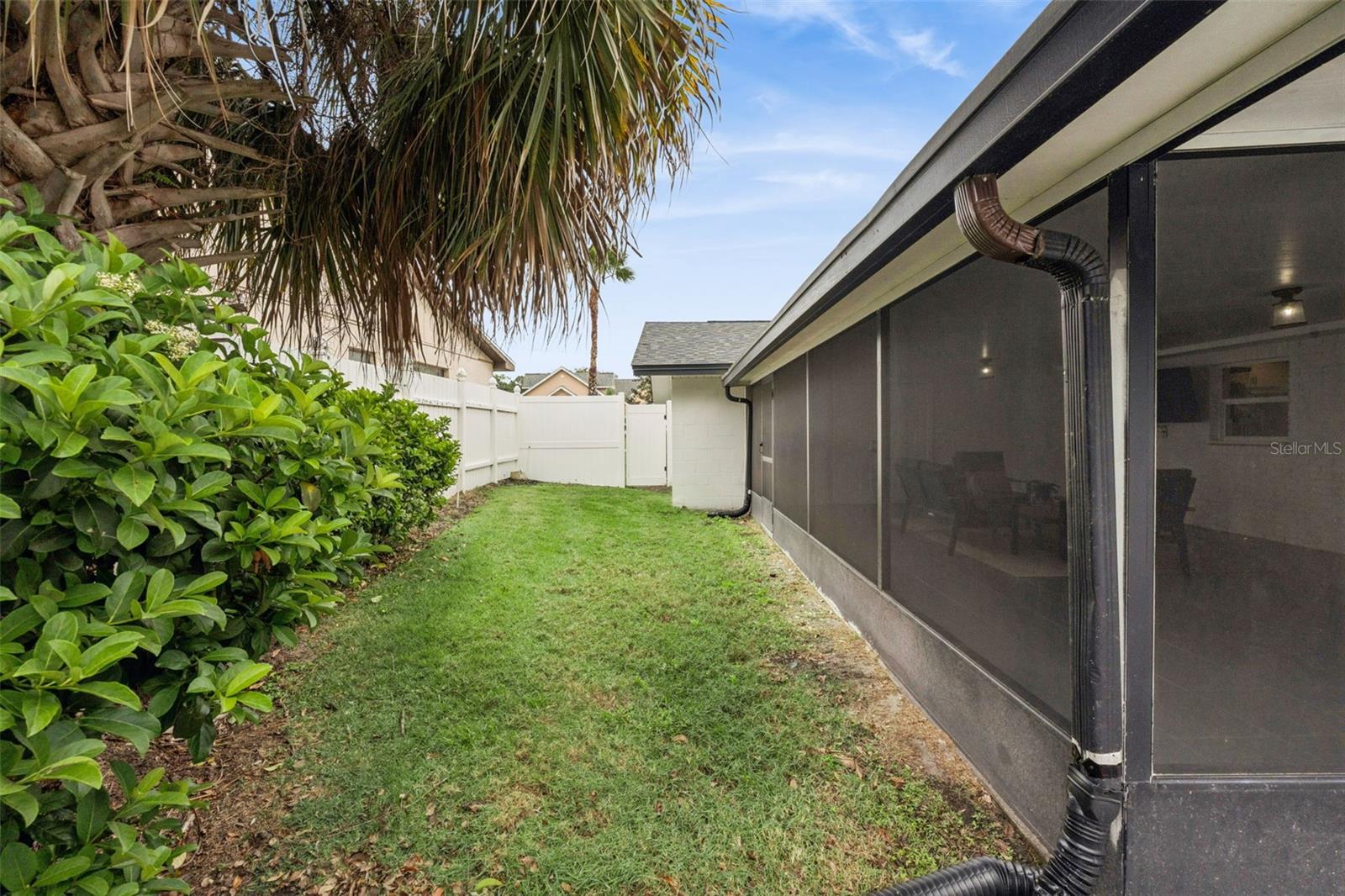 Image 37 of 55 For 884 Cutler Road