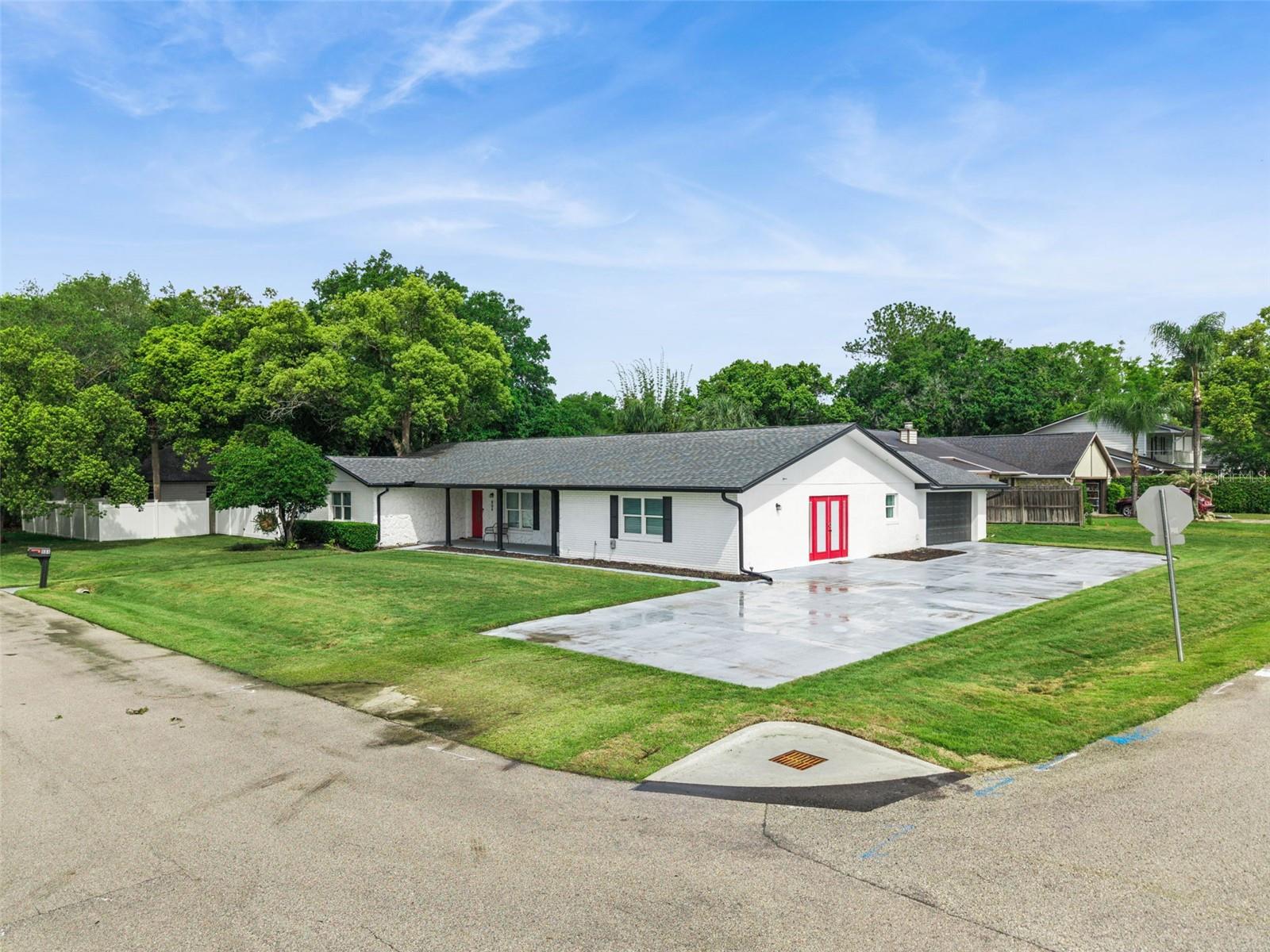 Image 4 of 55 For 884 Cutler Road