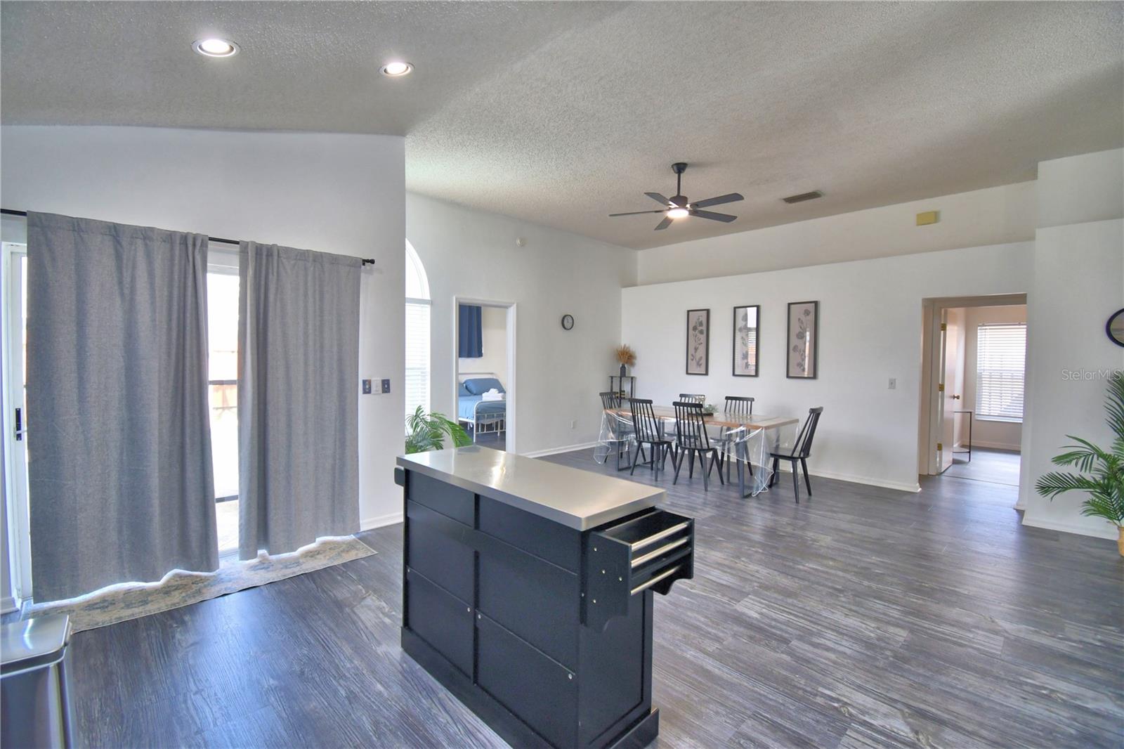 Image 20 of 65 For 2935 Dickens Circle