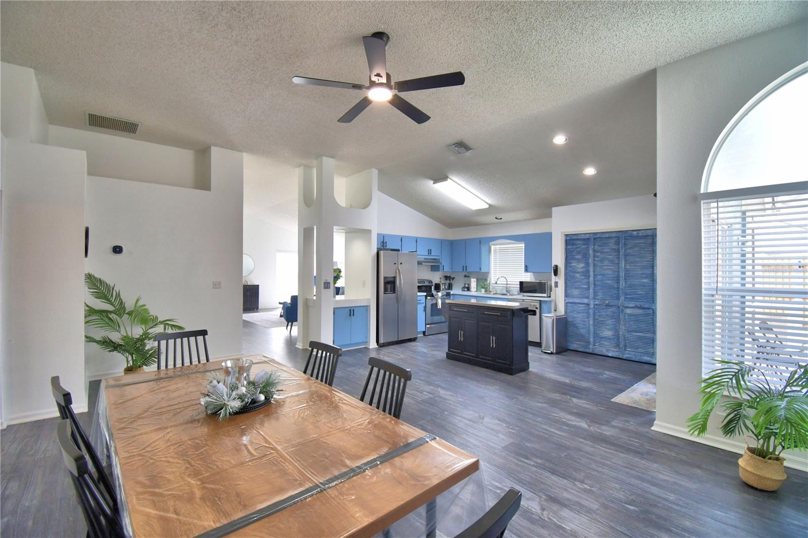 Image 21 of 65 For 2935 Dickens Circle