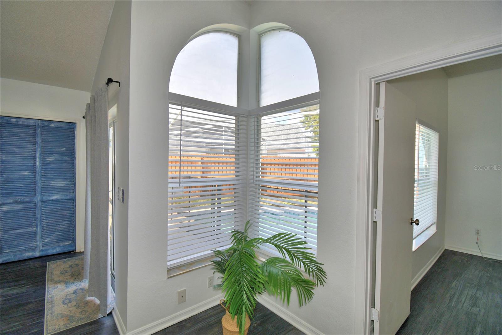 Image 22 of 65 For 2935 Dickens Circle