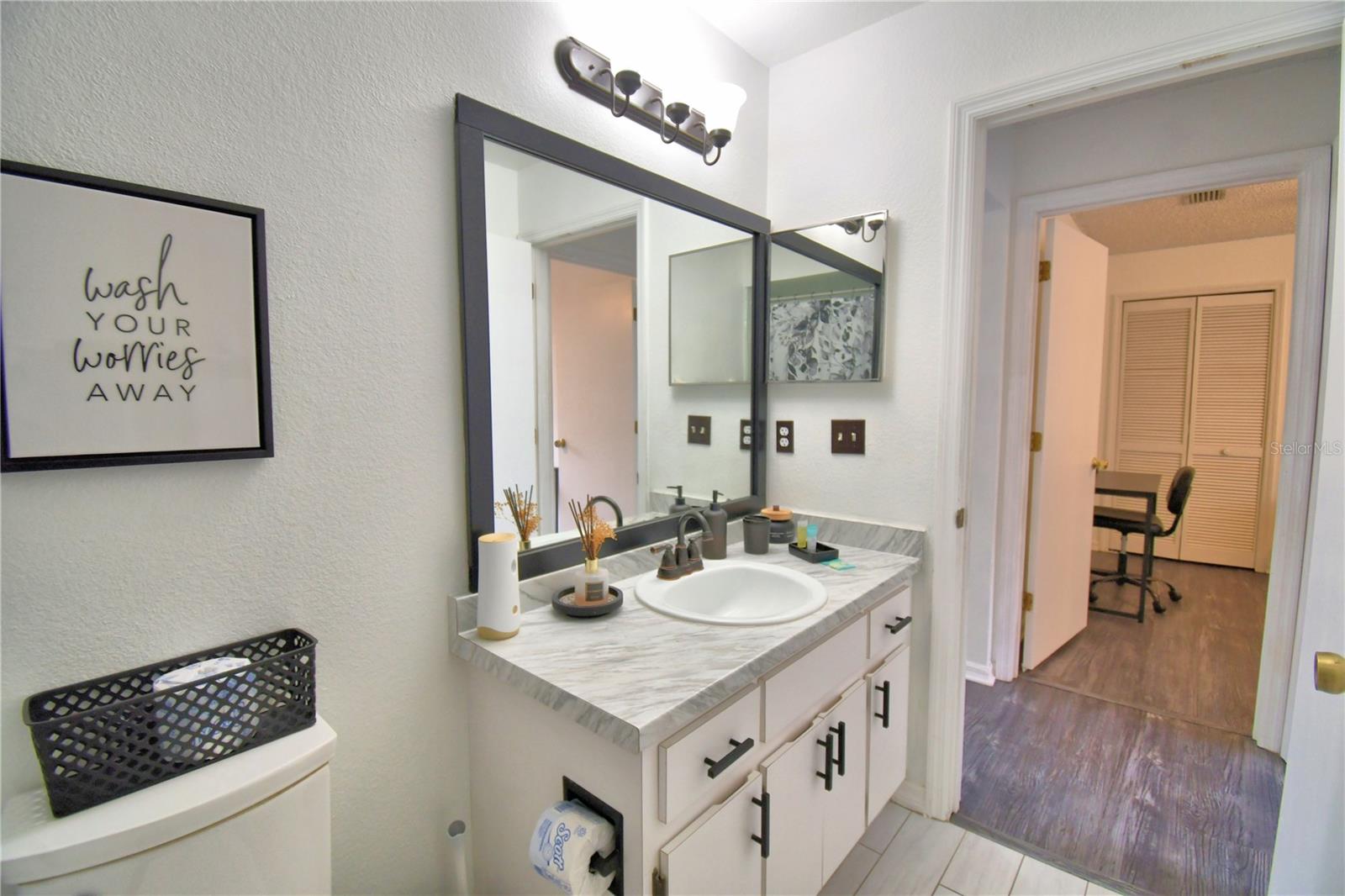 Image 26 of 65 For 2935 Dickens Circle