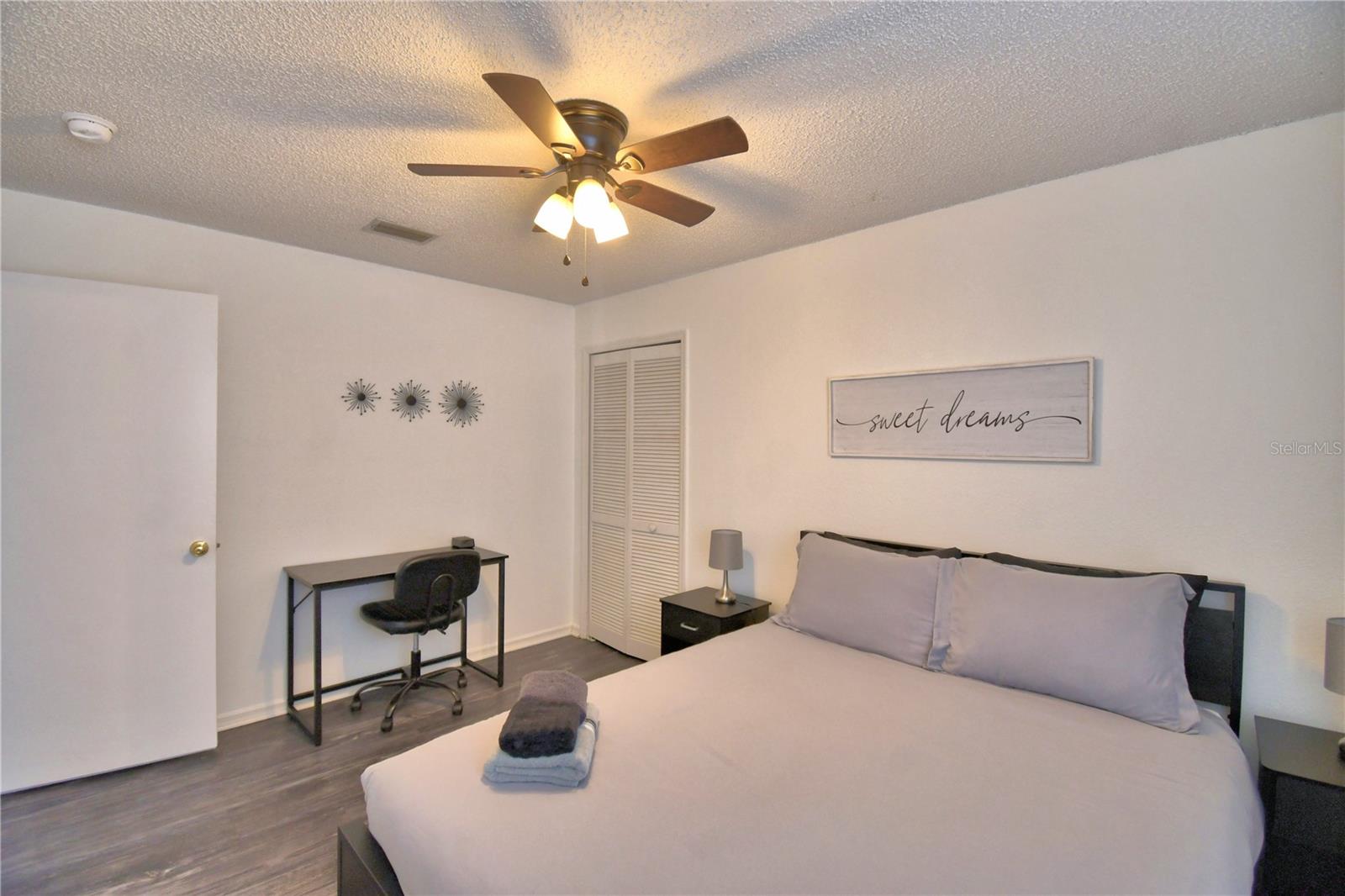 Image 29 of 65 For 2935 Dickens Circle