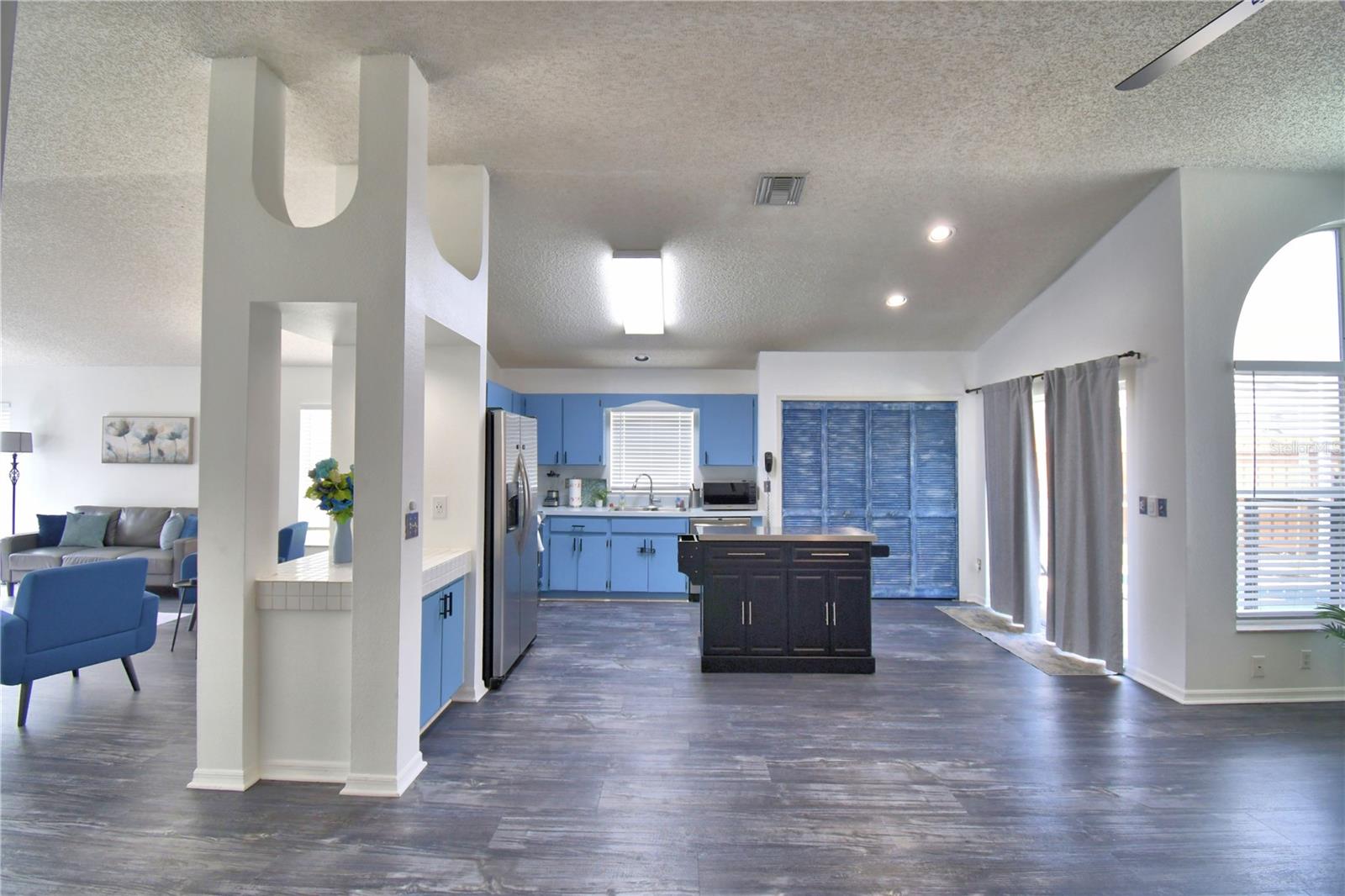 Image 36 of 65 For 2935 Dickens Circle