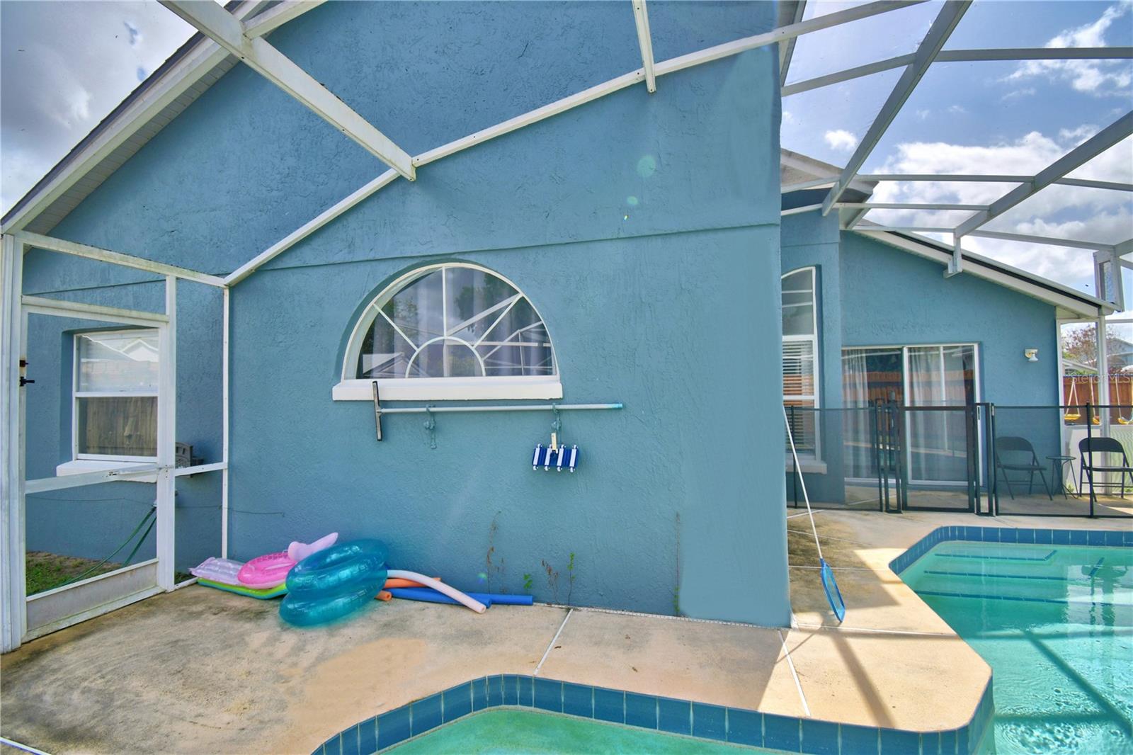 Image 54 of 65 For 2935 Dickens Circle