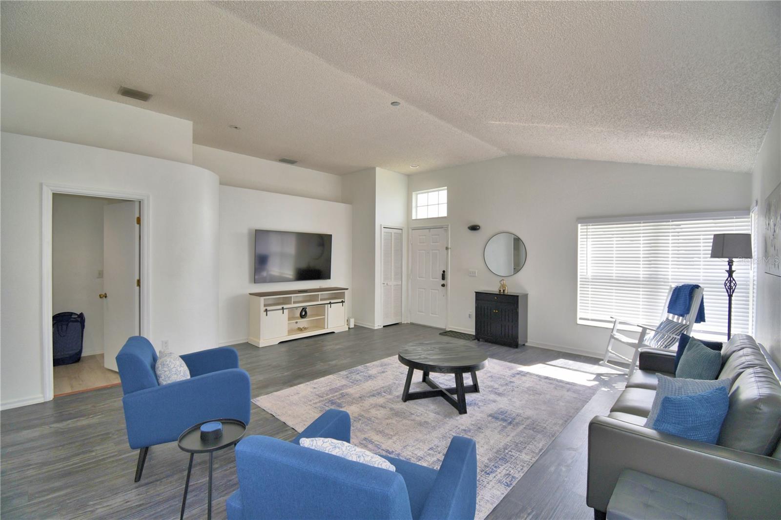 Image 8 of 65 For 2935 Dickens Circle