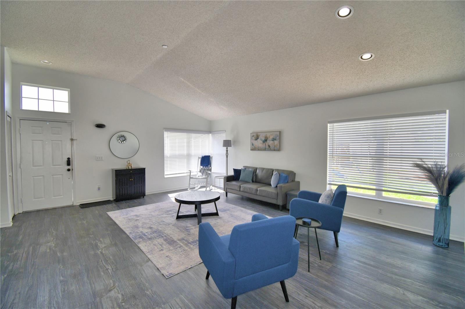 Image 9 of 65 For 2935 Dickens Circle