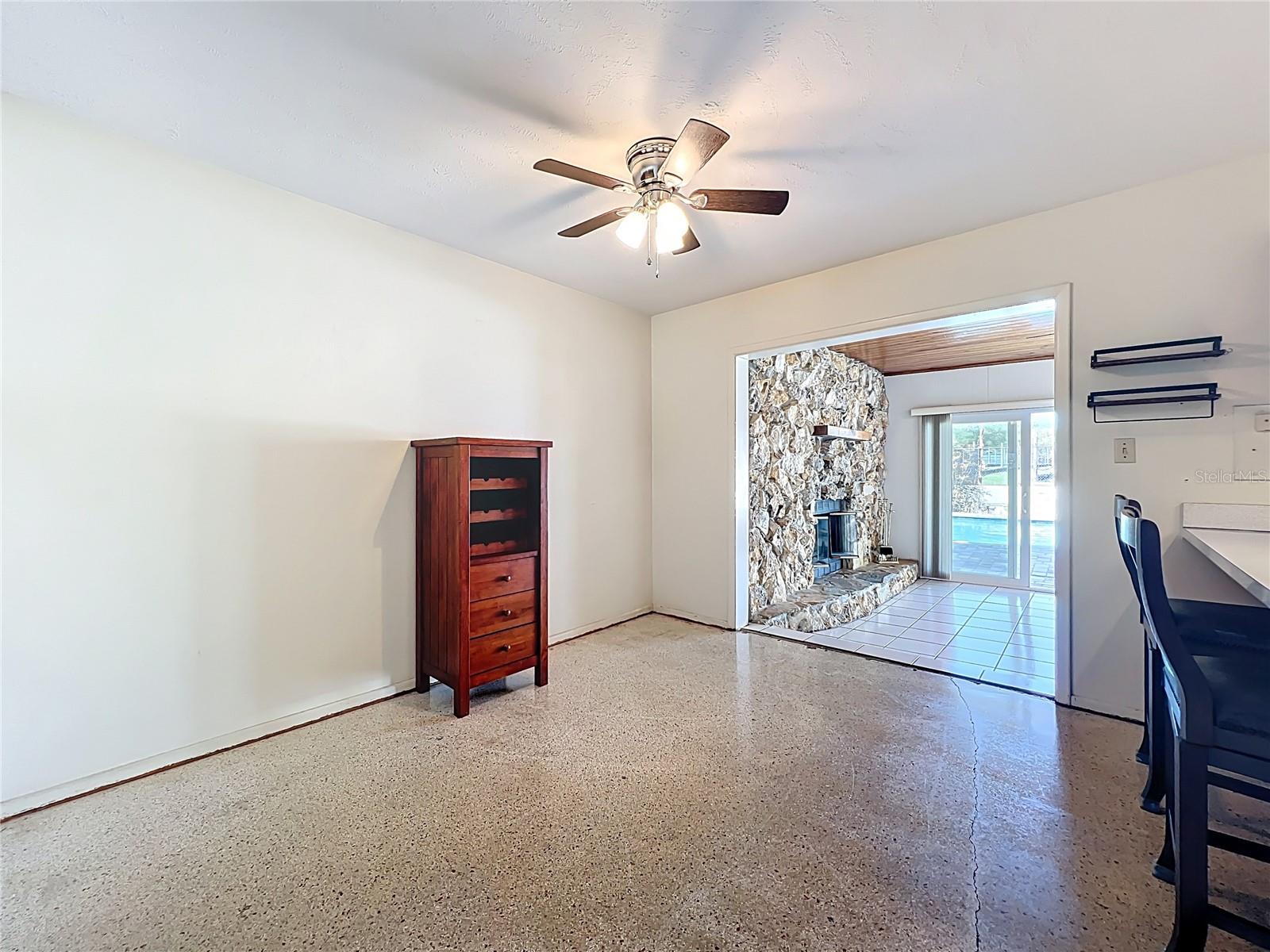 Image 20 of 71 For 395 Tangelo Drive