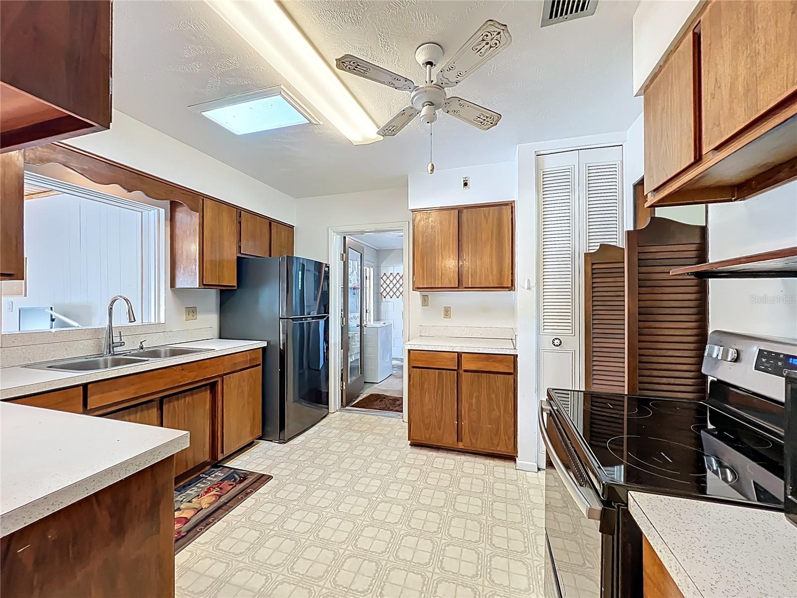 Image 23 of 71 For 395 Tangelo Drive