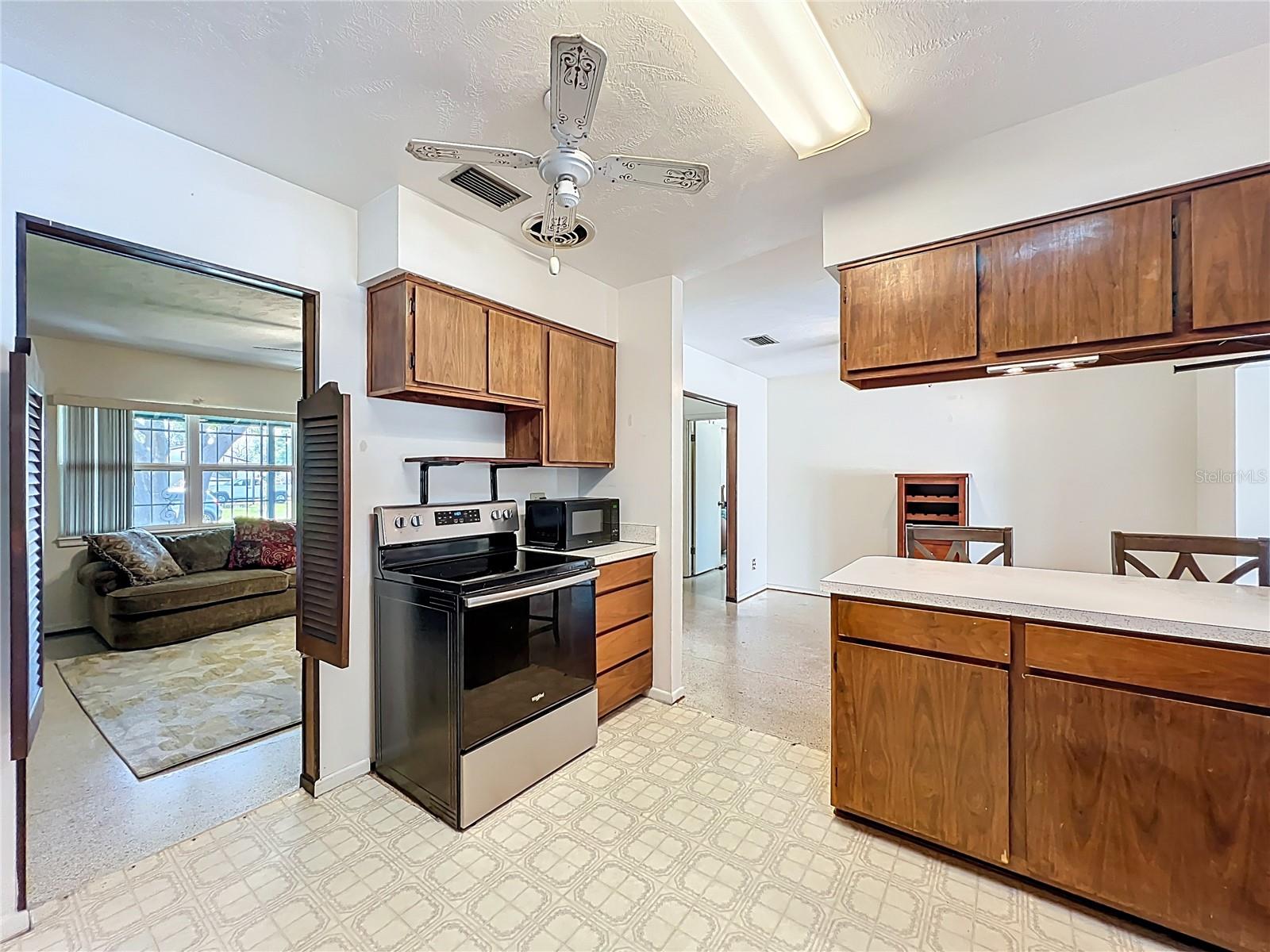 Image 27 of 71 For 395 Tangelo Drive