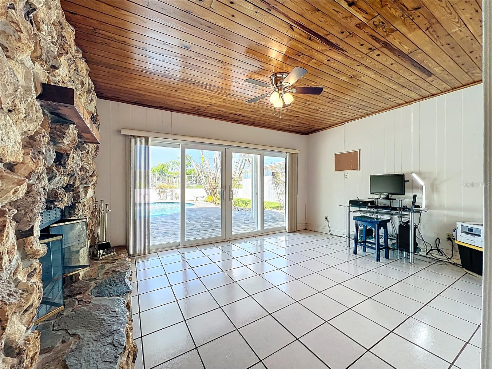 Image 31 of 71 For 395 Tangelo Drive