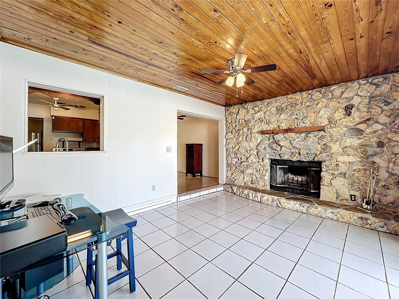 Image 32 of 71 For 395 Tangelo Drive