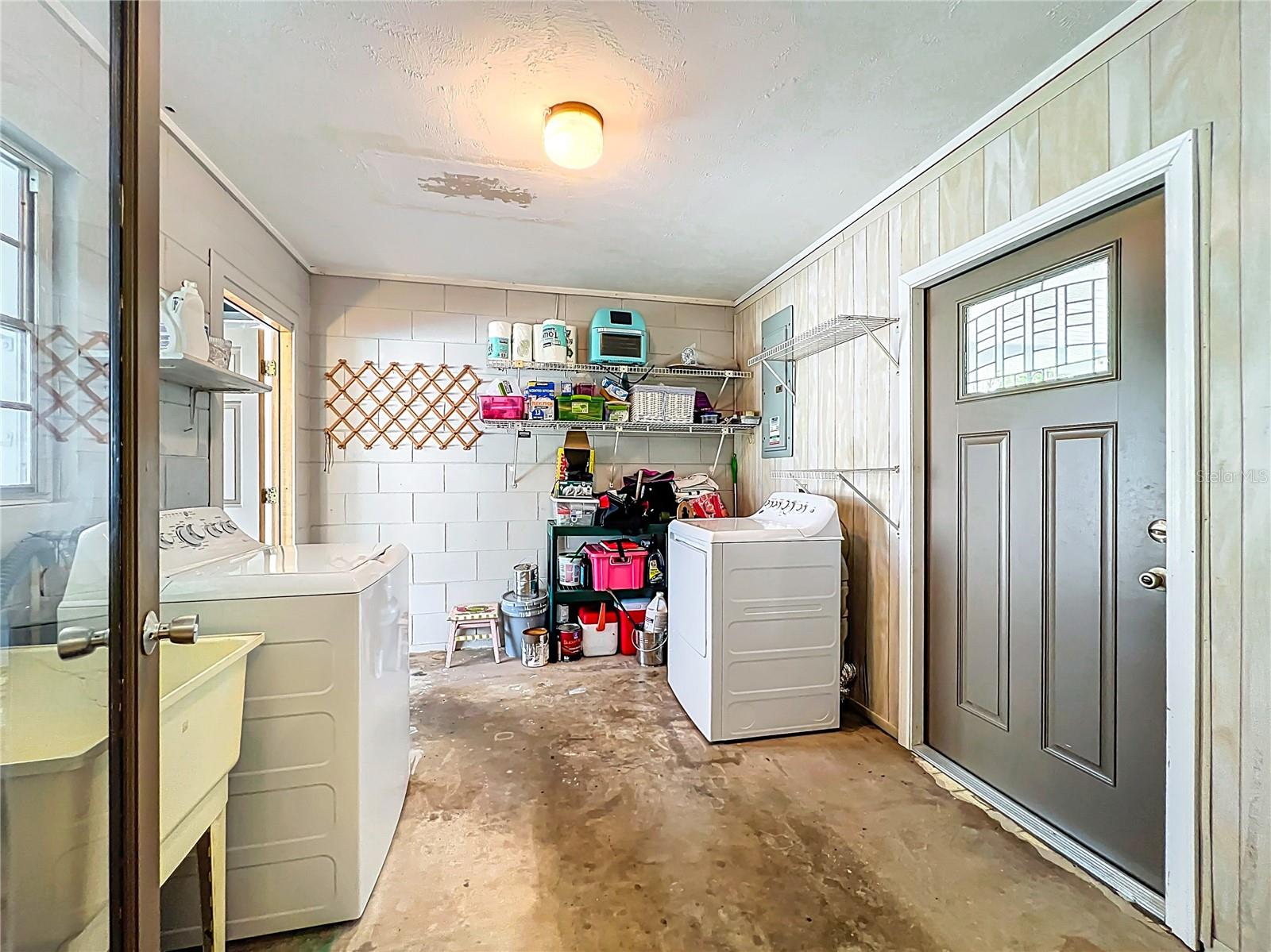 Image 47 of 71 For 395 Tangelo Drive