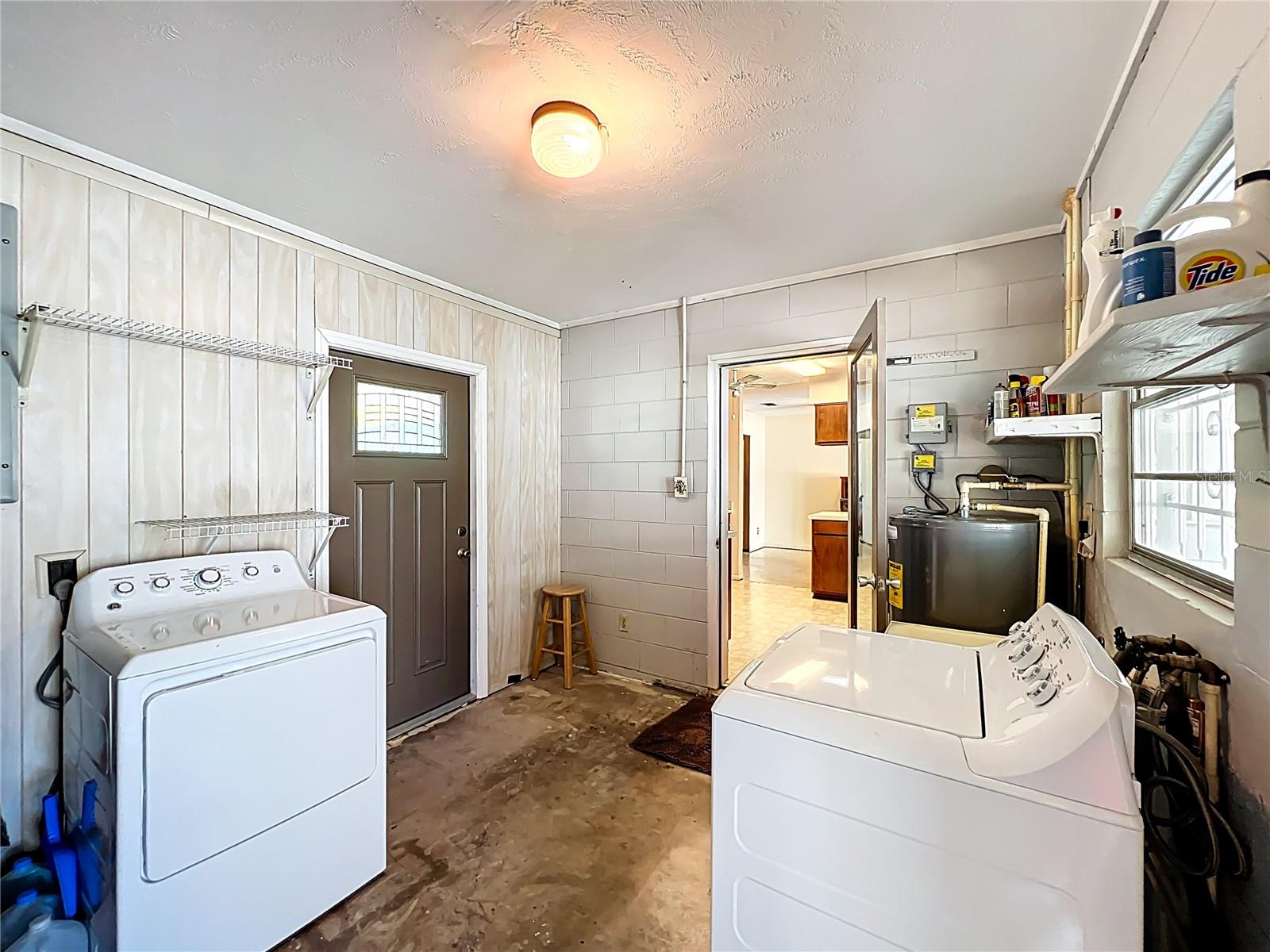 Image 49 of 71 For 395 Tangelo Drive