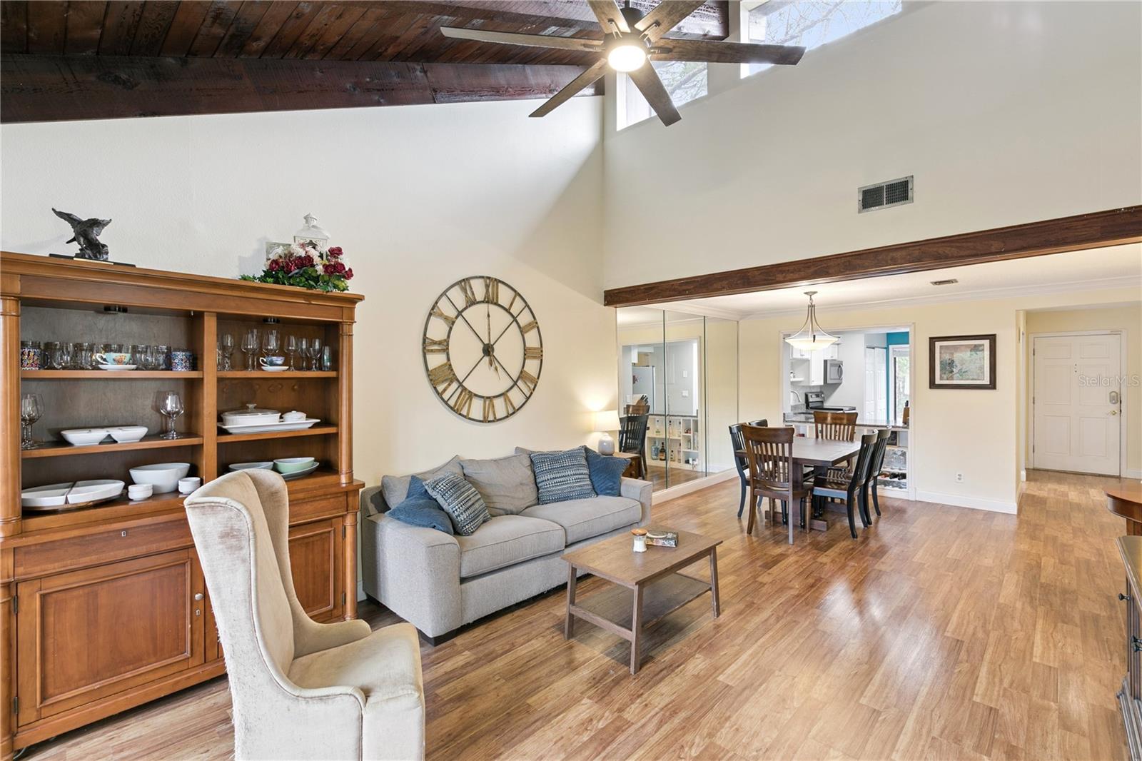 Image 22 of 44 For 5321 Indian Creek Drive D