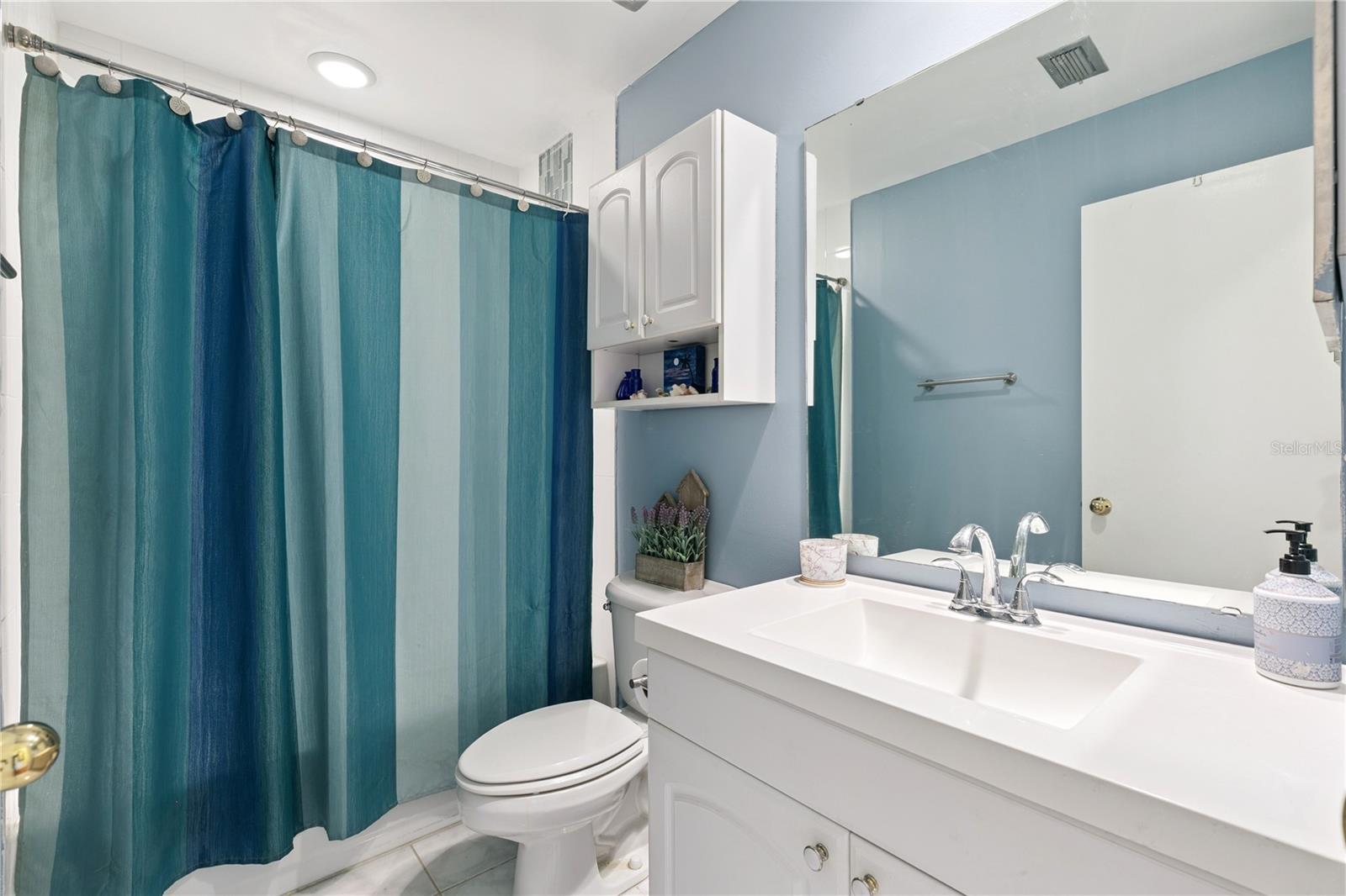 Image 27 of 44 For 5321 Indian Creek Drive D