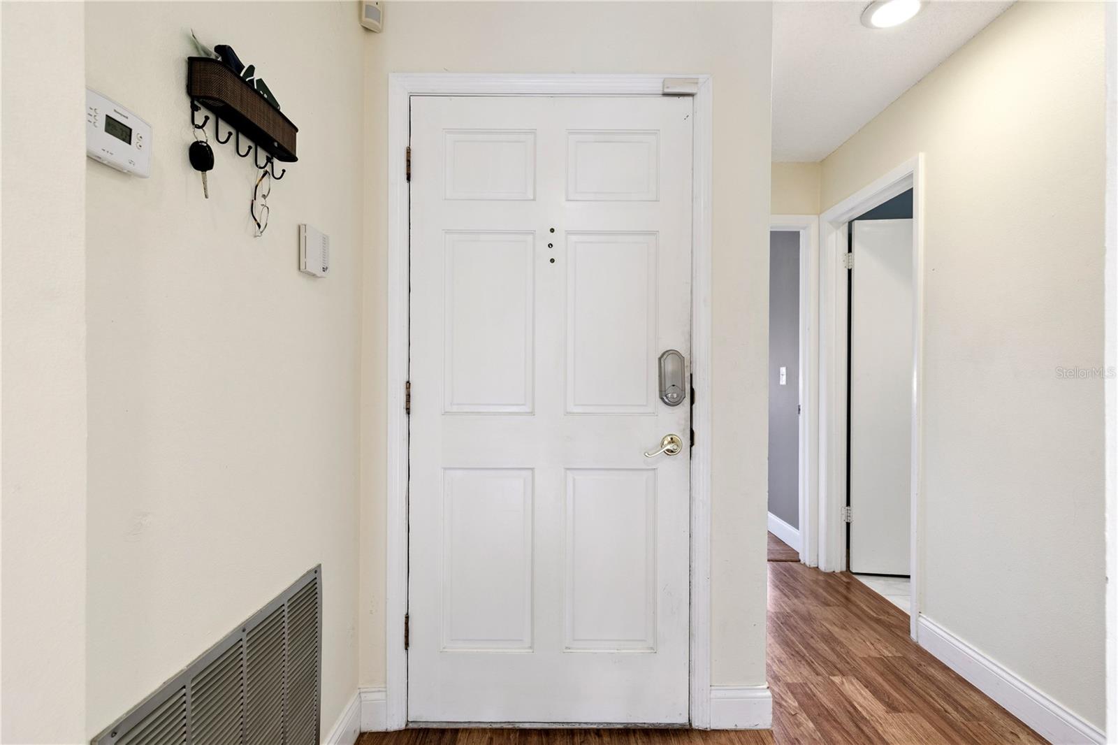 Image 28 of 44 For 5321 Indian Creek Drive D