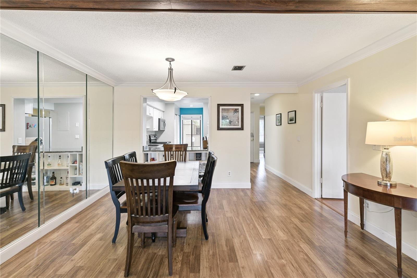 Image 4 of 44 For 5321 Indian Creek Drive D