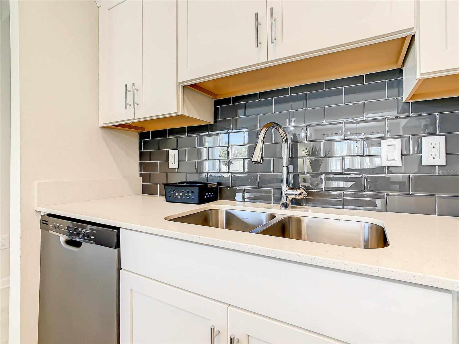 Image 26 of 51 For 4741 Clock Tower Drive 107