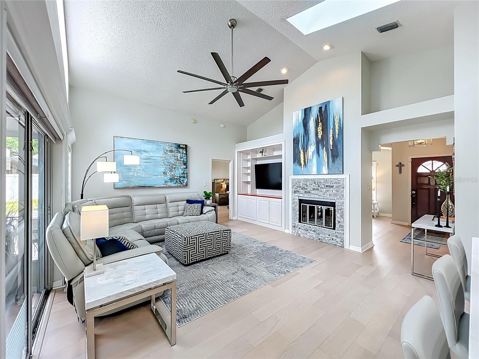 Image 23 of 70 For 200 Colonial Lane