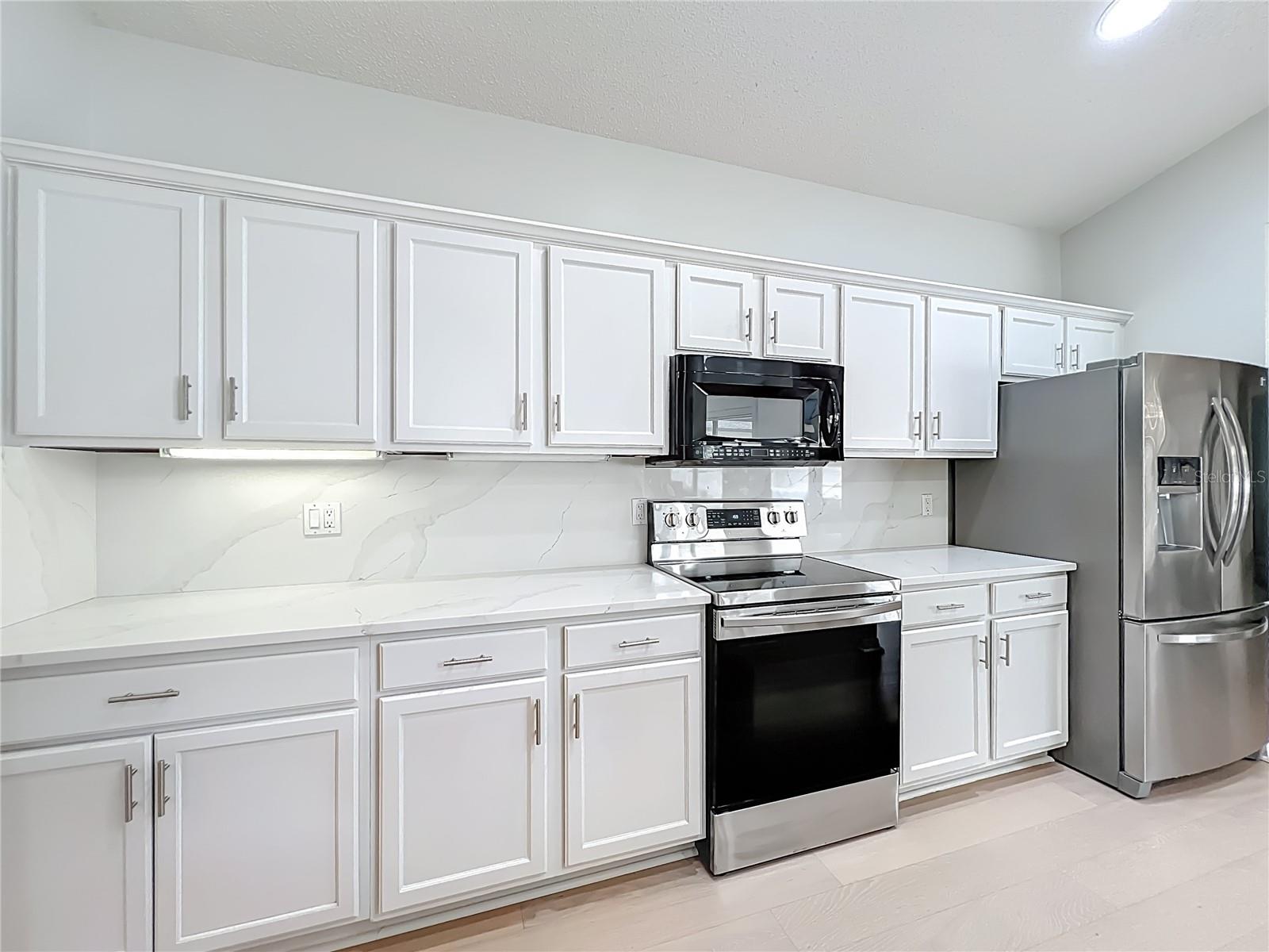 Image 29 of 70 For 200 Colonial Lane