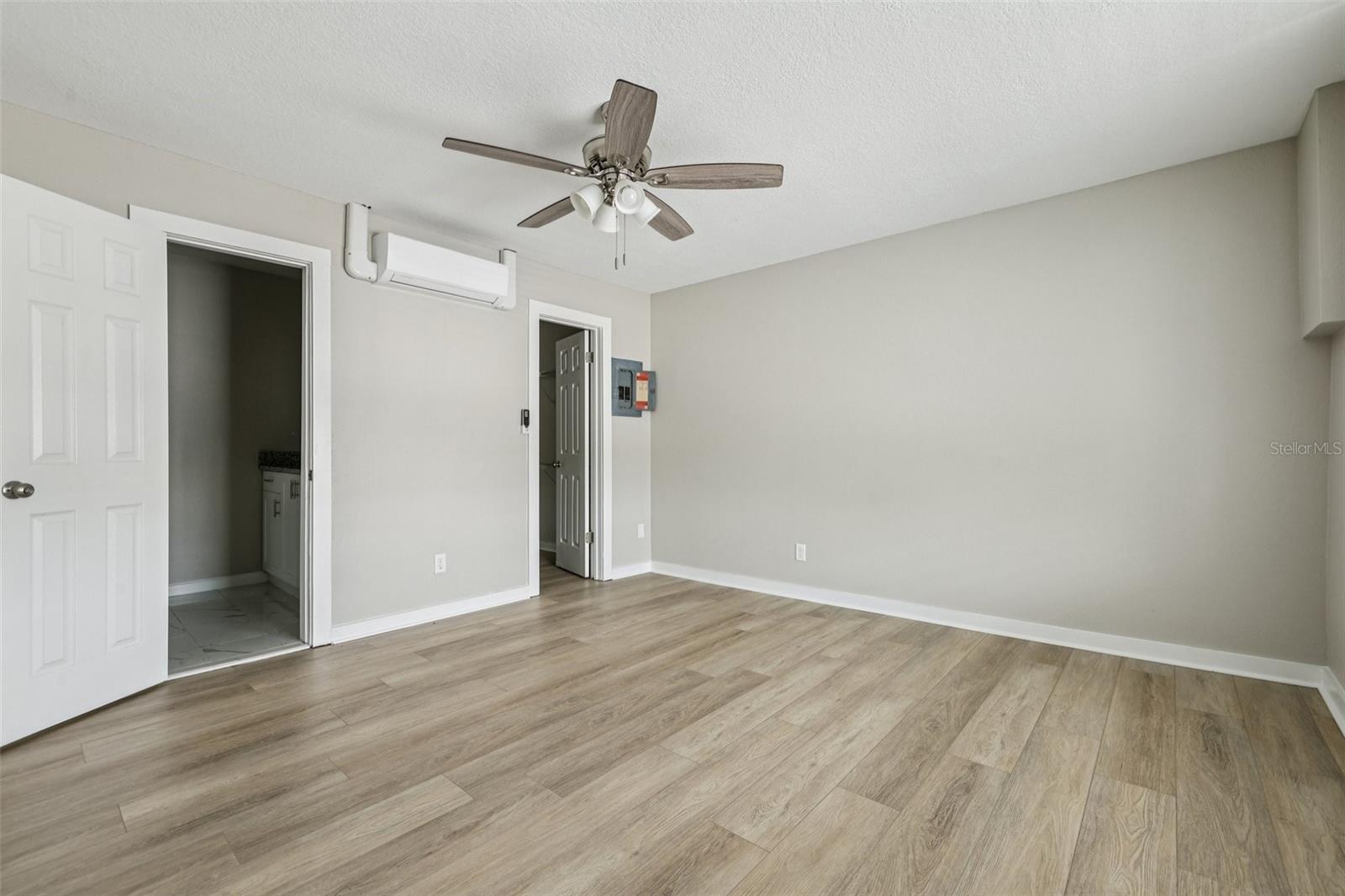 Image 13 of 17 For 801 Montrose Street C