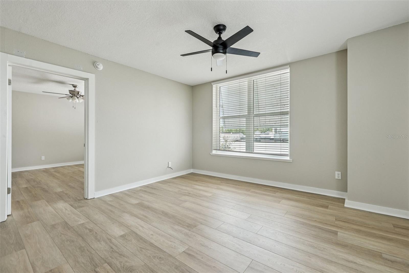 Image 7 of 17 For 801 Montrose Street C