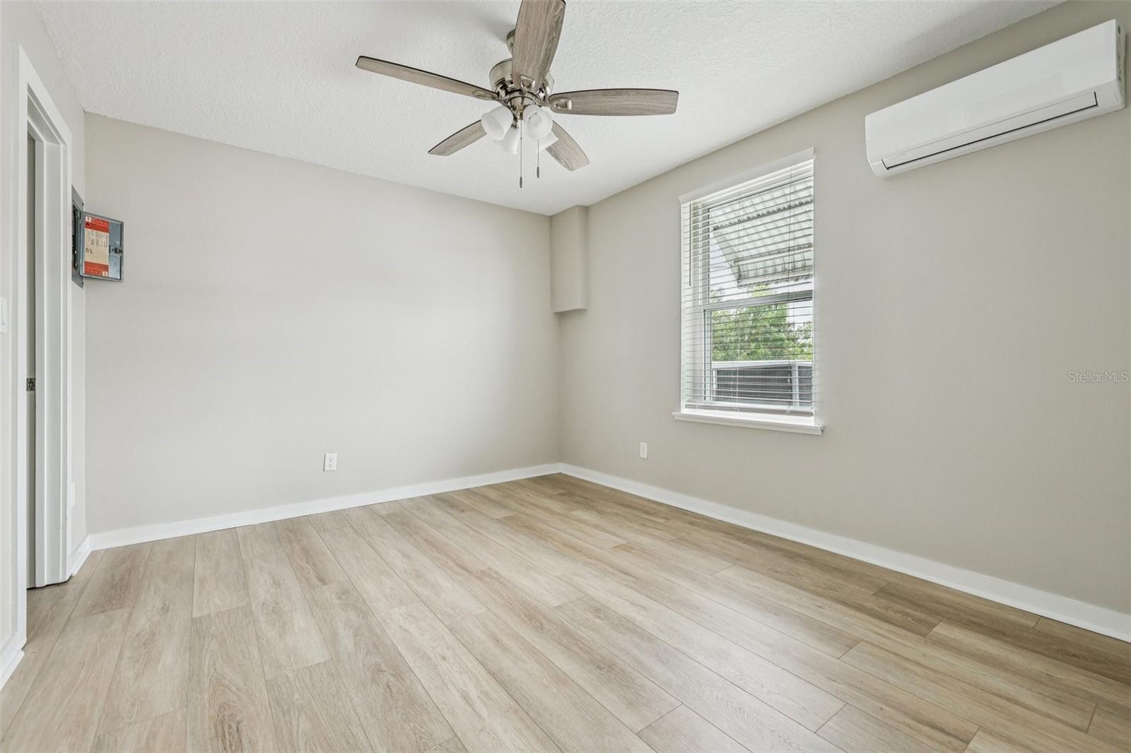 Image 8 of 17 For 801 Montrose Street C