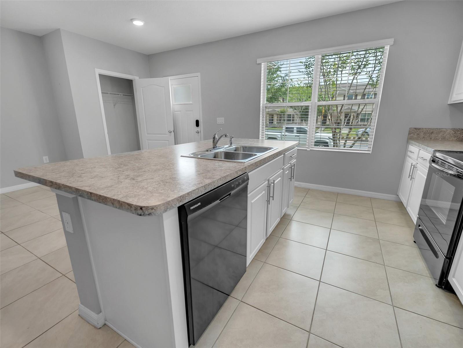 Image 6 of 29 For 1859 Red Canyon Drive