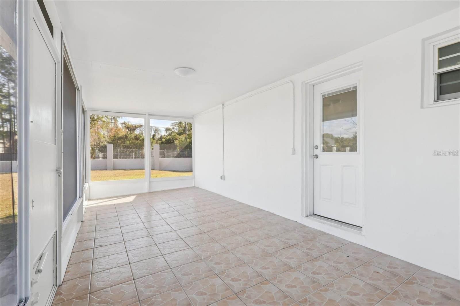 Image 20 of 32 For 11147 Acme Drive 207d