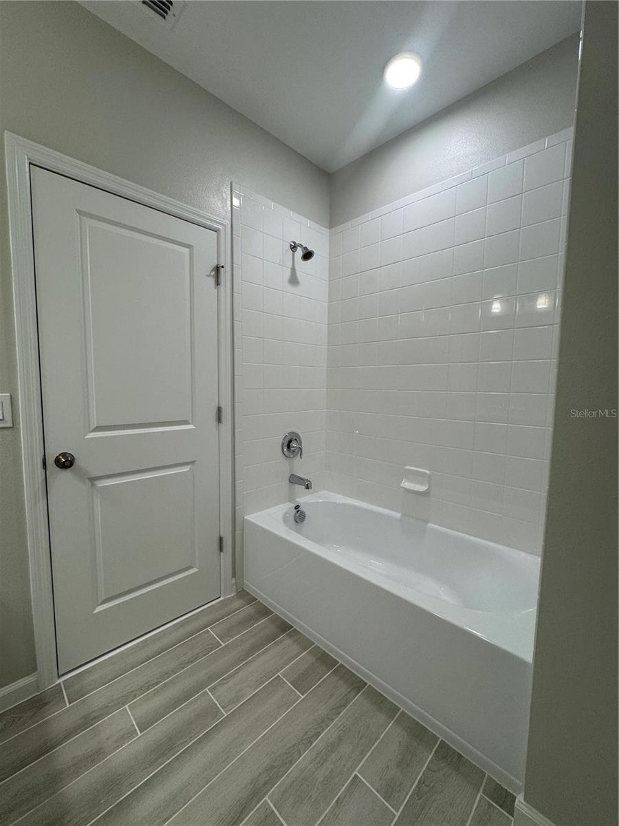 Image 17 of 24 For 12118 Plumpton Drive