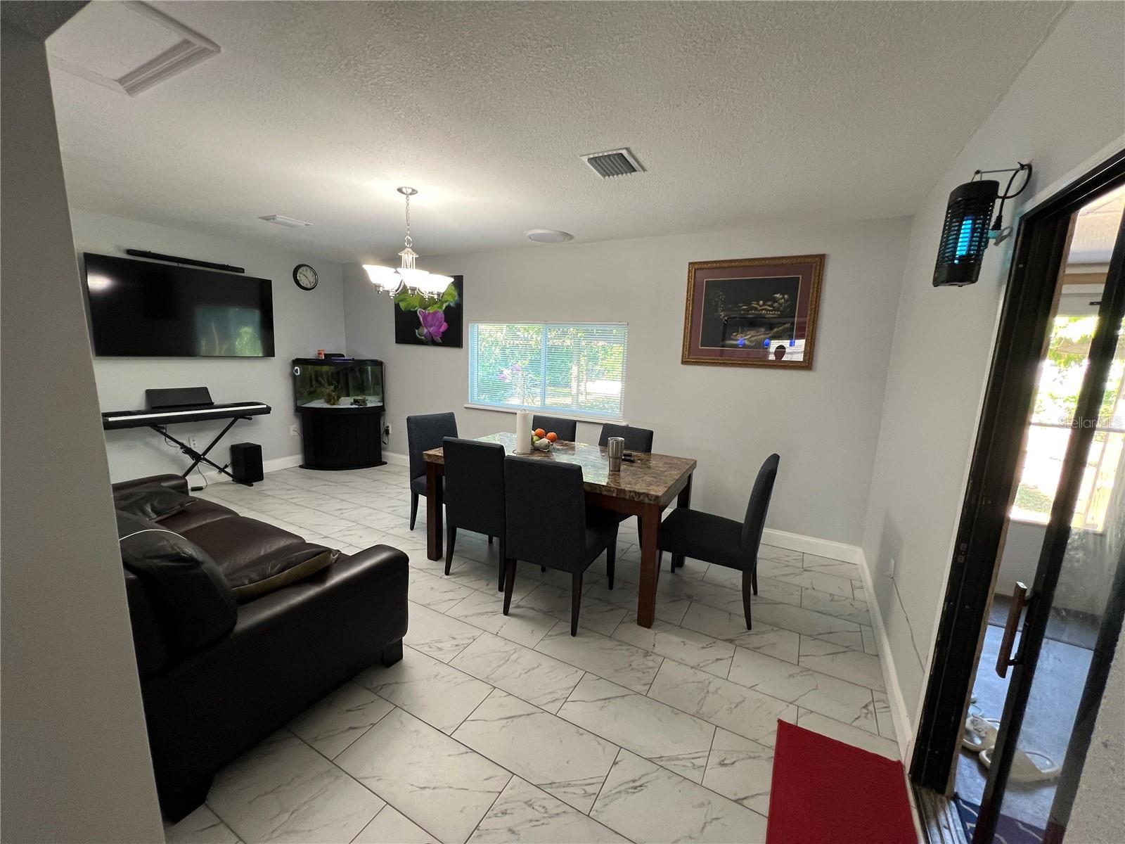 Image 7 of 23 For 1620 Foxbower Road