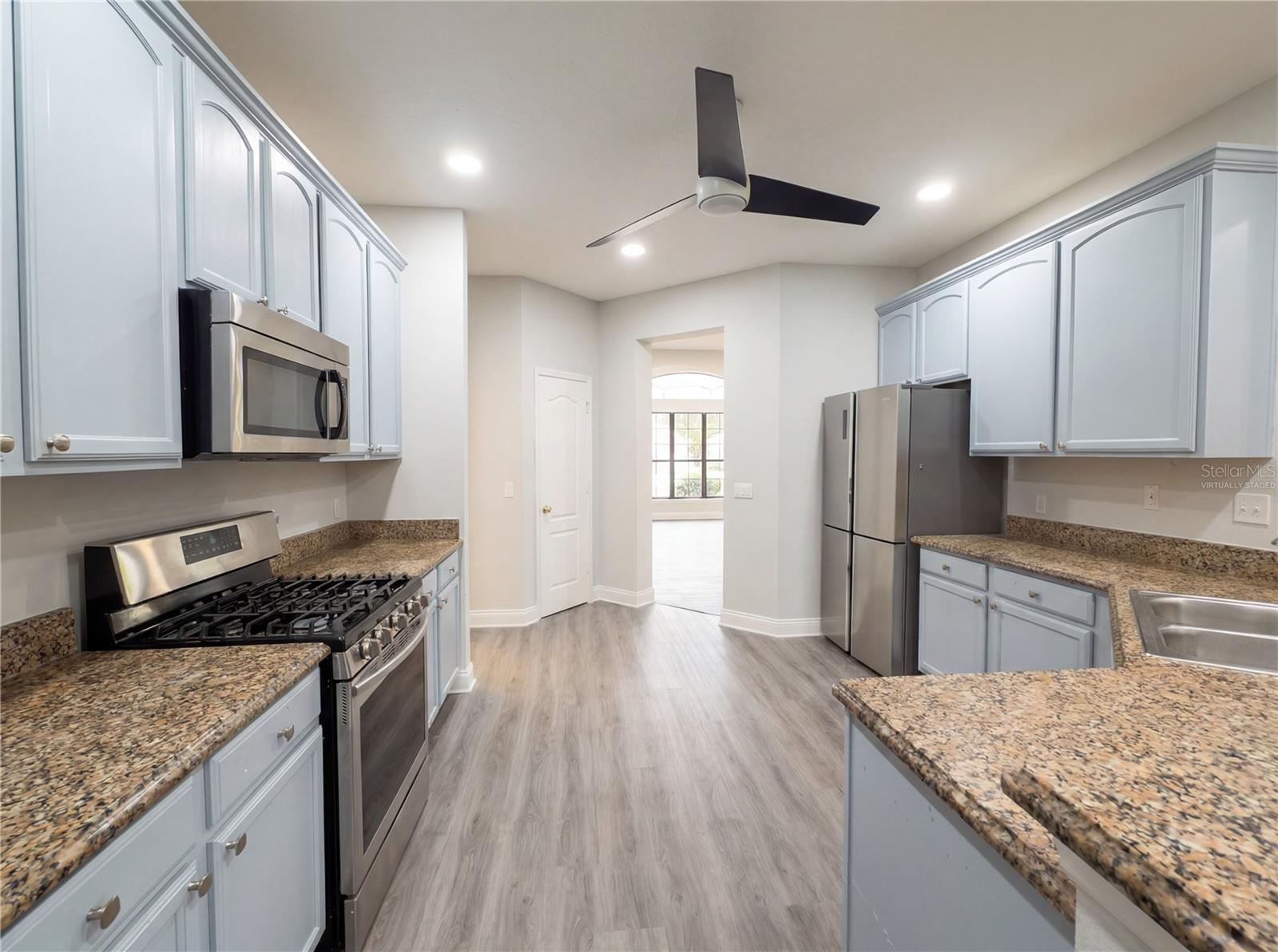 Image 2 of 20 For 216 Blue Crystal Drive