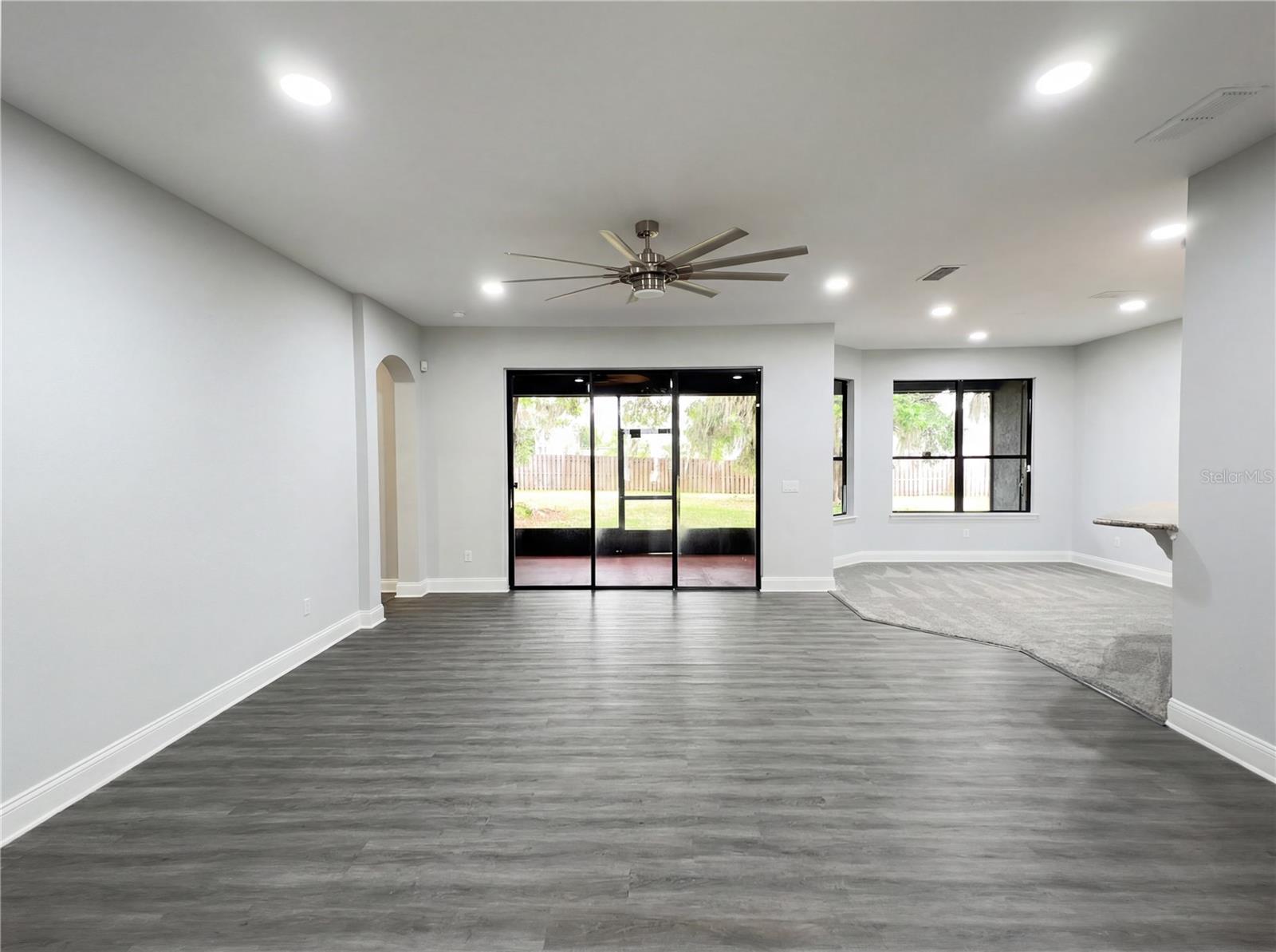 Image 3 of 20 For 216 Blue Crystal Drive