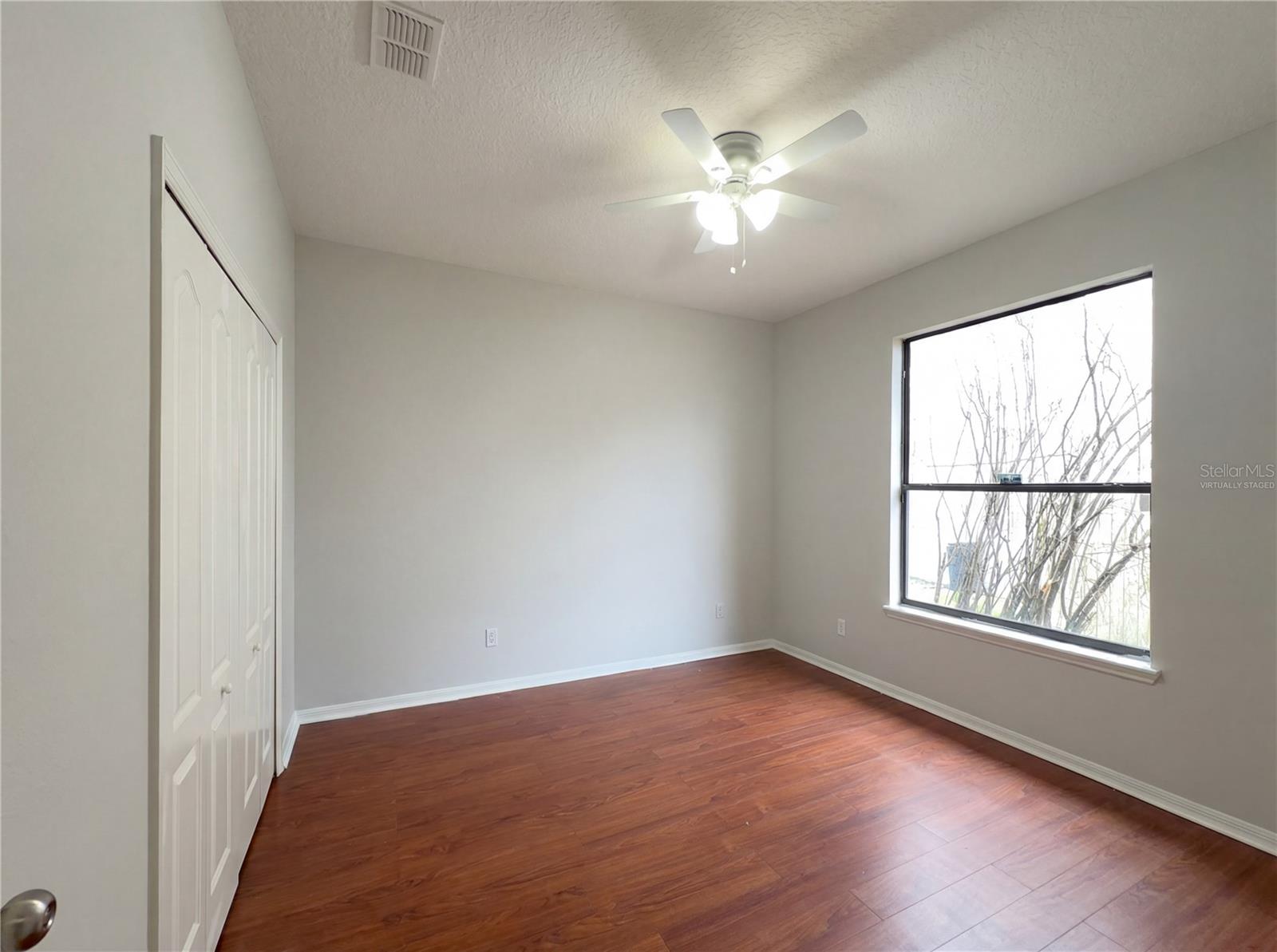 Image 4 of 20 For 216 Blue Crystal Drive