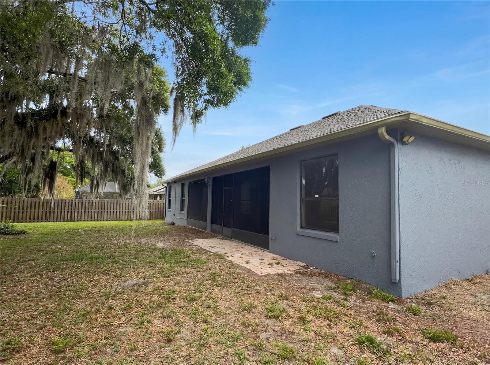 Image 7 of 20 For 216 Blue Crystal Drive