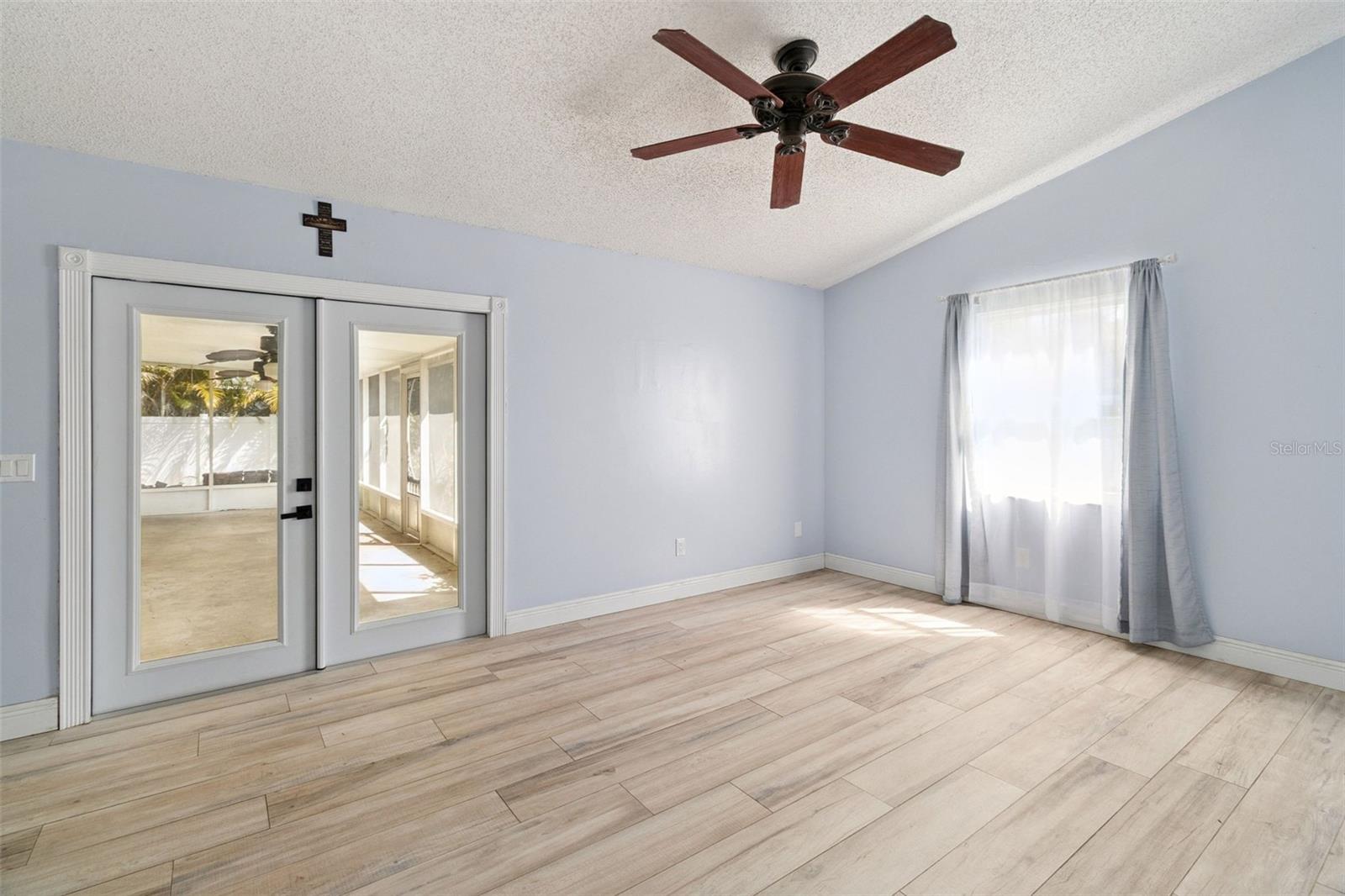 Image 16 of 30 For 3349 Frankford Street