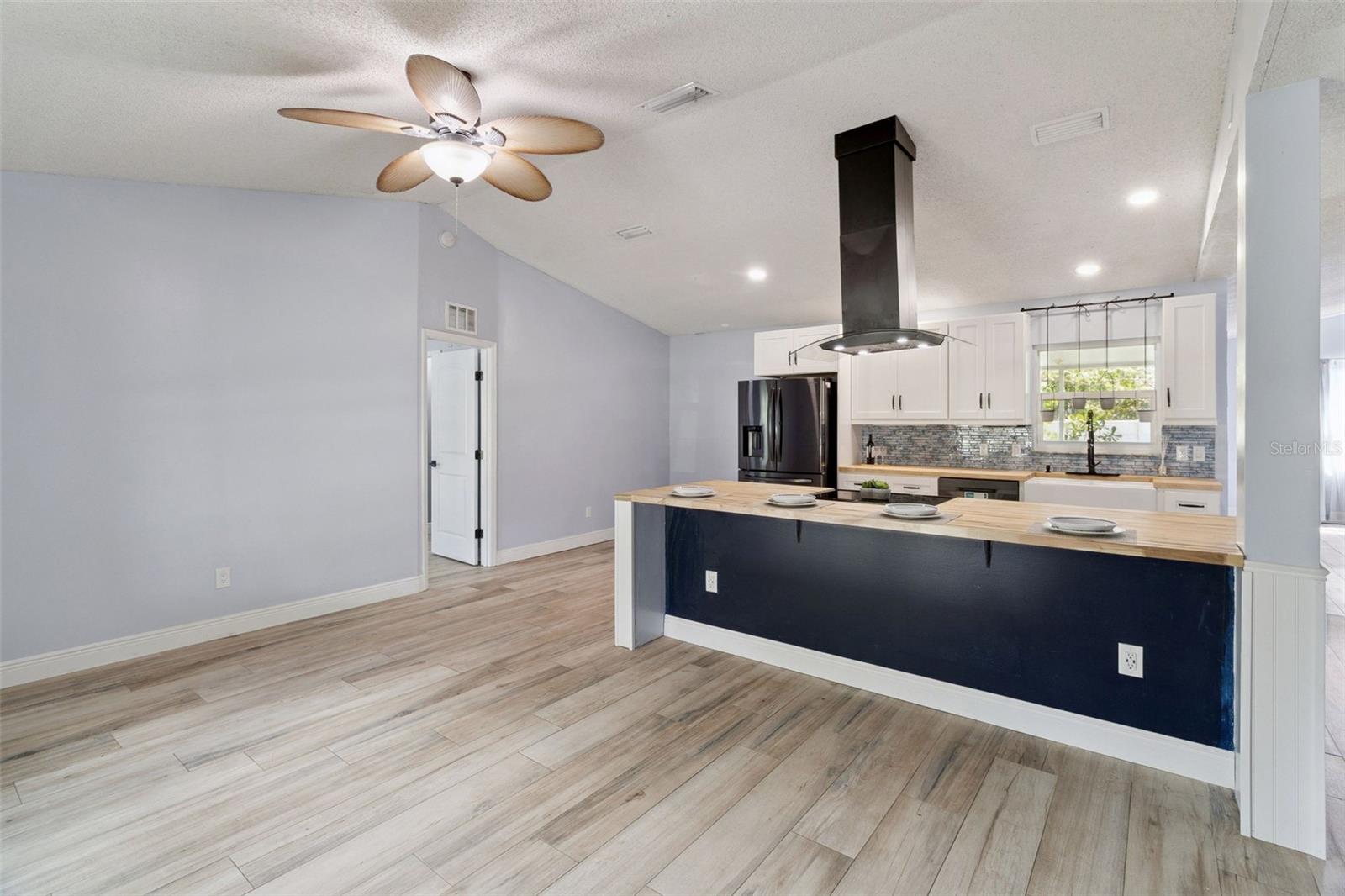 Image 6 of 30 For 3349 Frankford Street