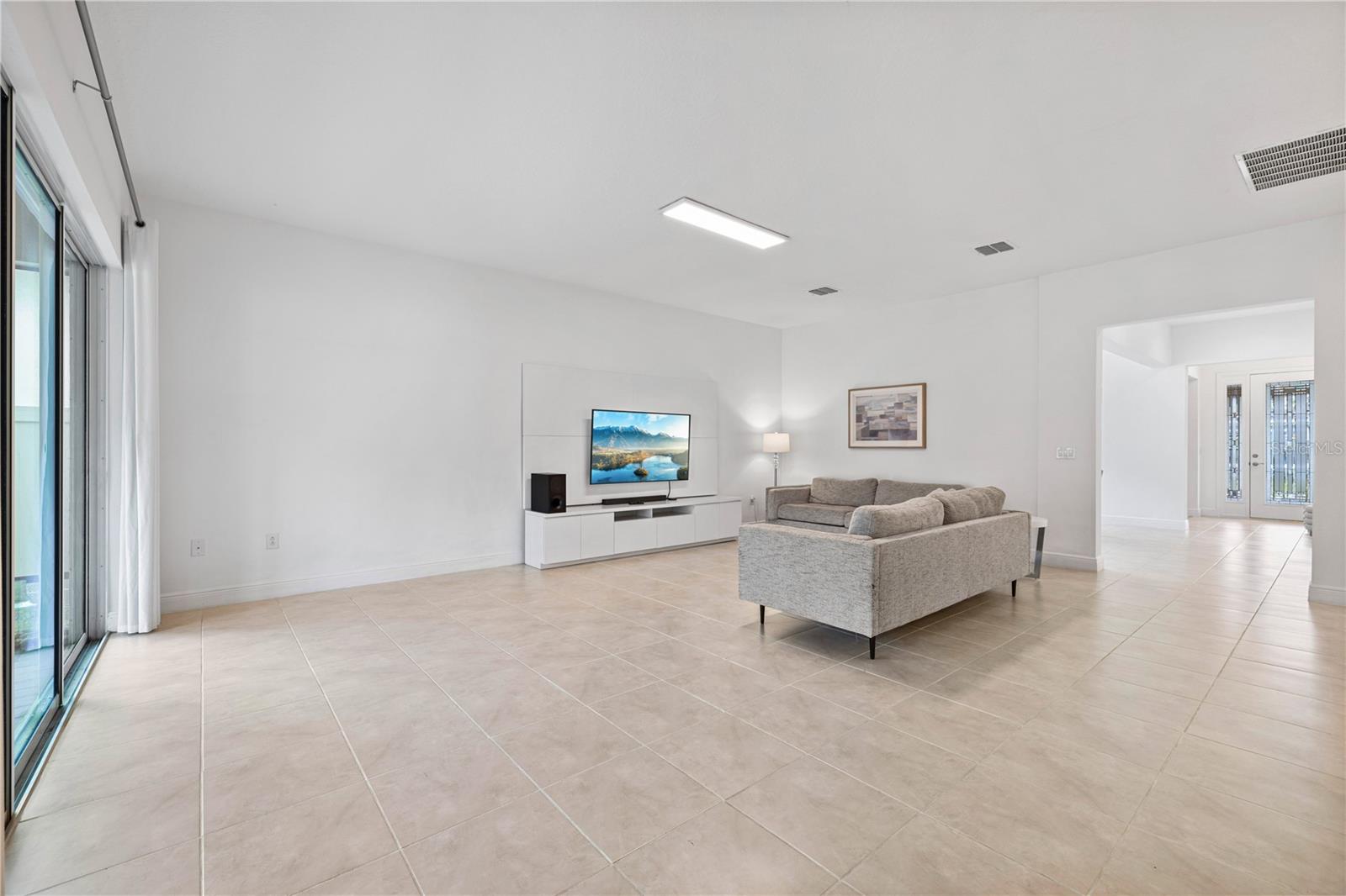 Image 15 of 70 For 15518 Honey Mandarin Way