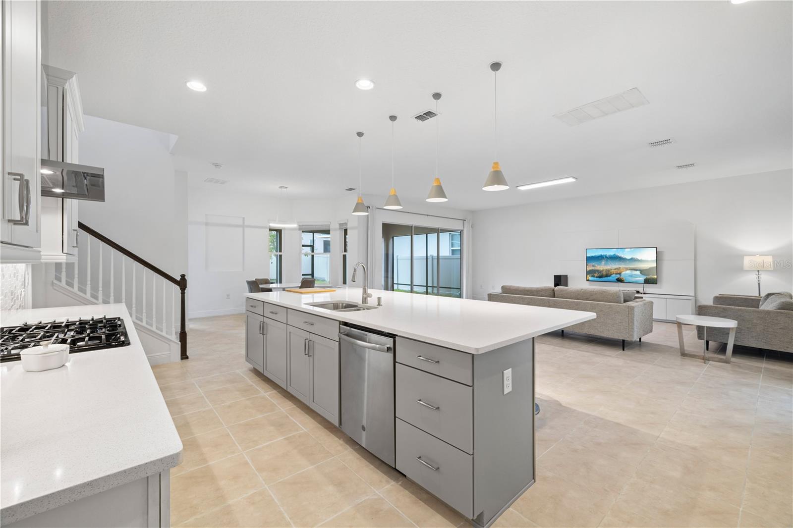 Image 28 of 70 For 15518 Honey Mandarin Way