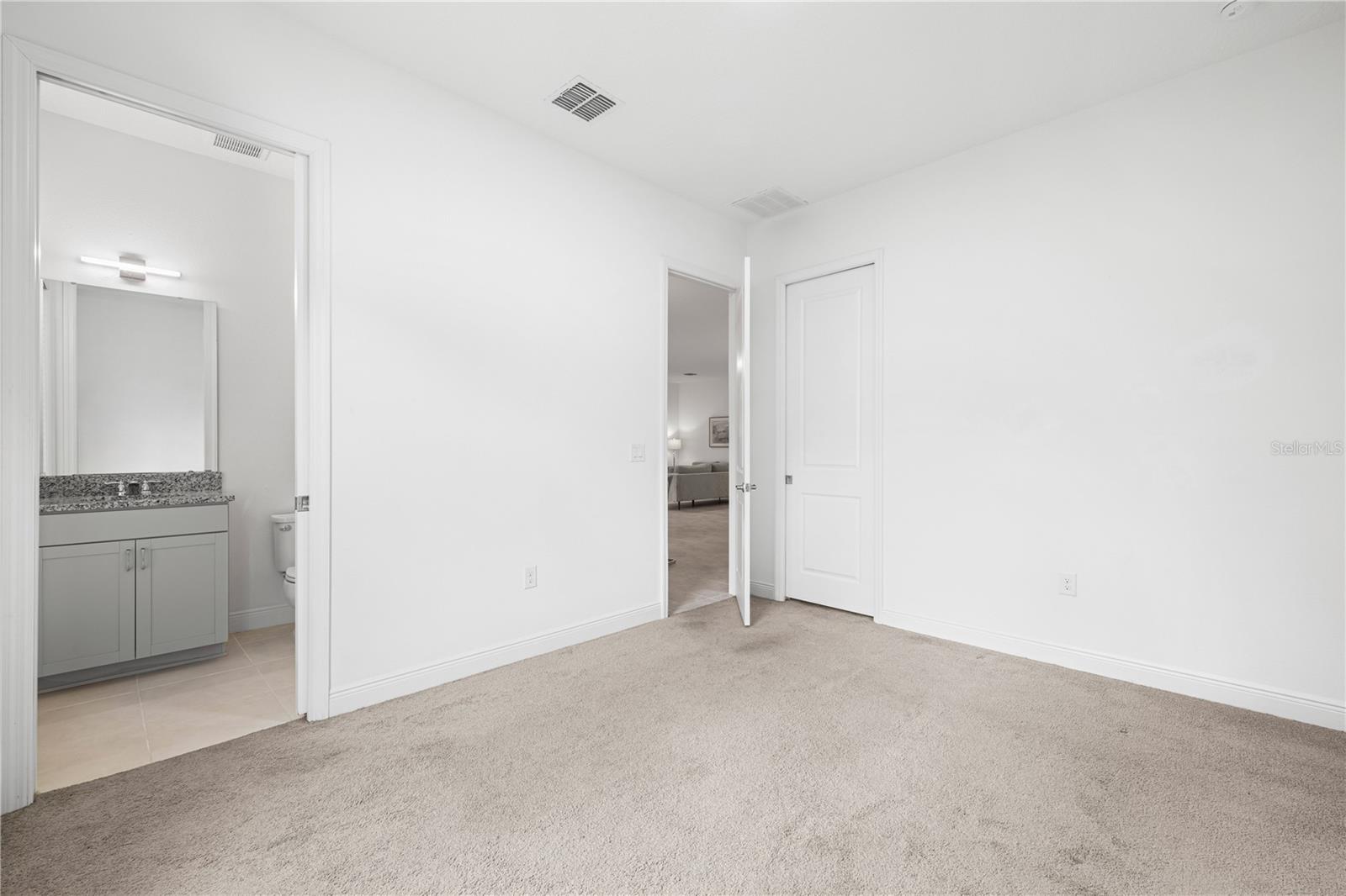 Image 31 of 70 For 15518 Honey Mandarin Way