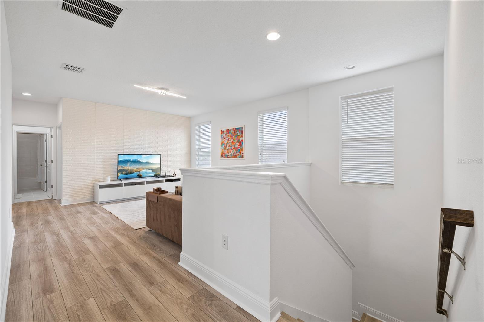 Image 34 of 70 For 15518 Honey Mandarin Way