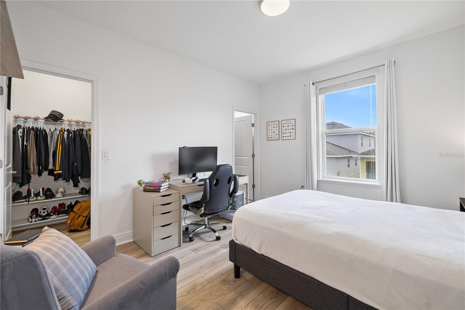 Image 37 of 70 For 15518 Honey Mandarin Way