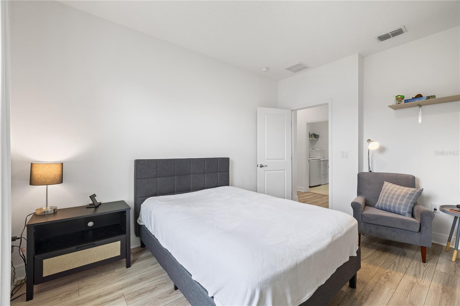 Image 38 of 70 For 15518 Honey Mandarin Way