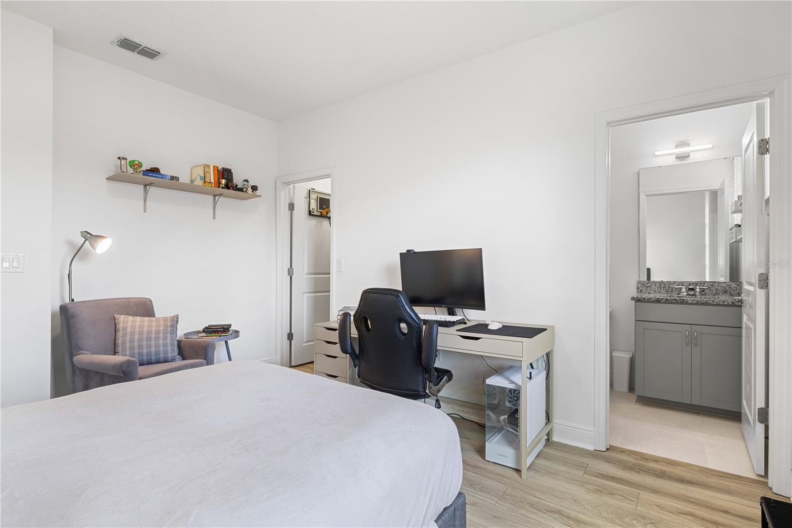 Image 39 of 70 For 15518 Honey Mandarin Way